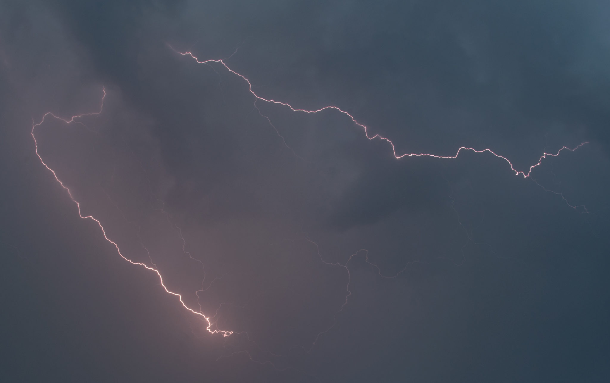 'Lightning strike to pumping station' leaves parts of Dublin without