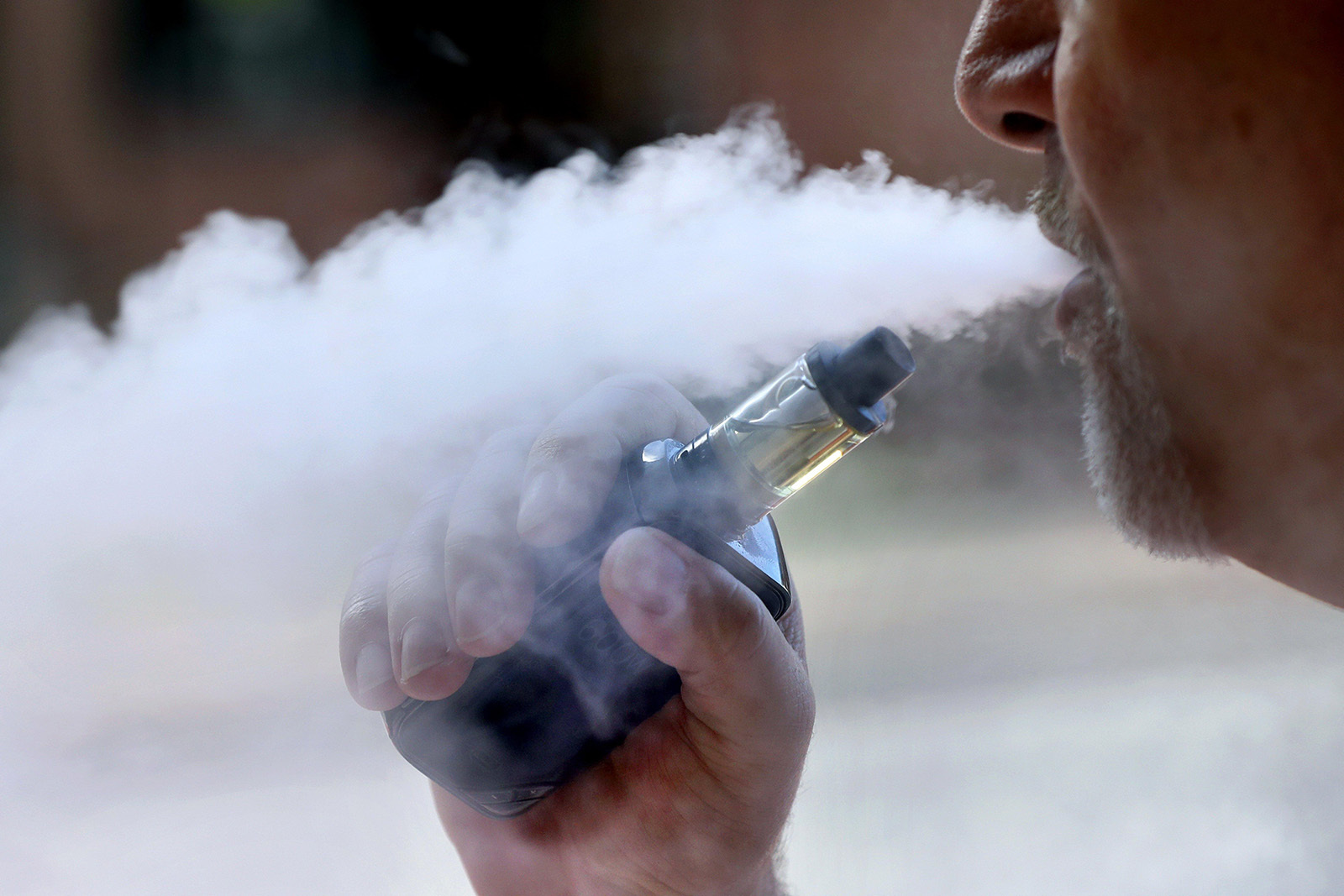 australia-bans-recreational-vaping