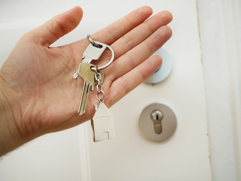 本日より住宅所有者は 1,250 ユーロの税額控除が利用可能になります
