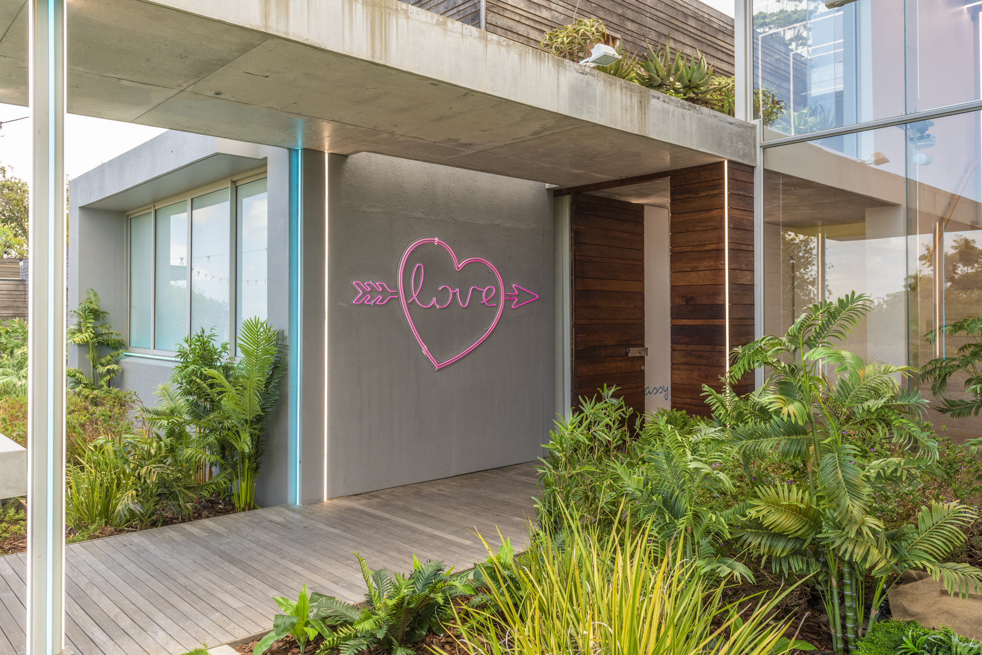 First Look At 2020 Winter Love Island Villa In Cape Town | SPIN1038