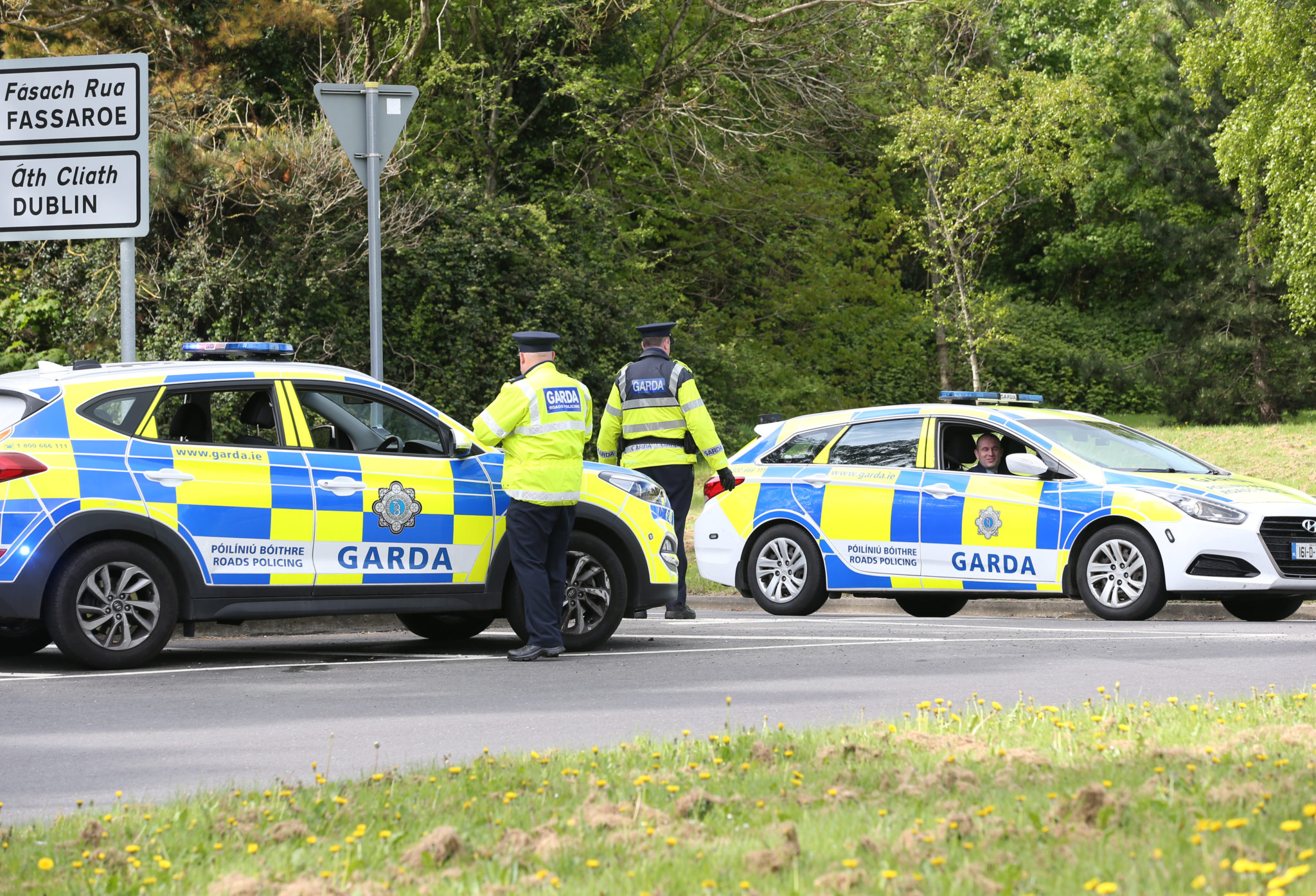 Garda checkpoint lockdowns