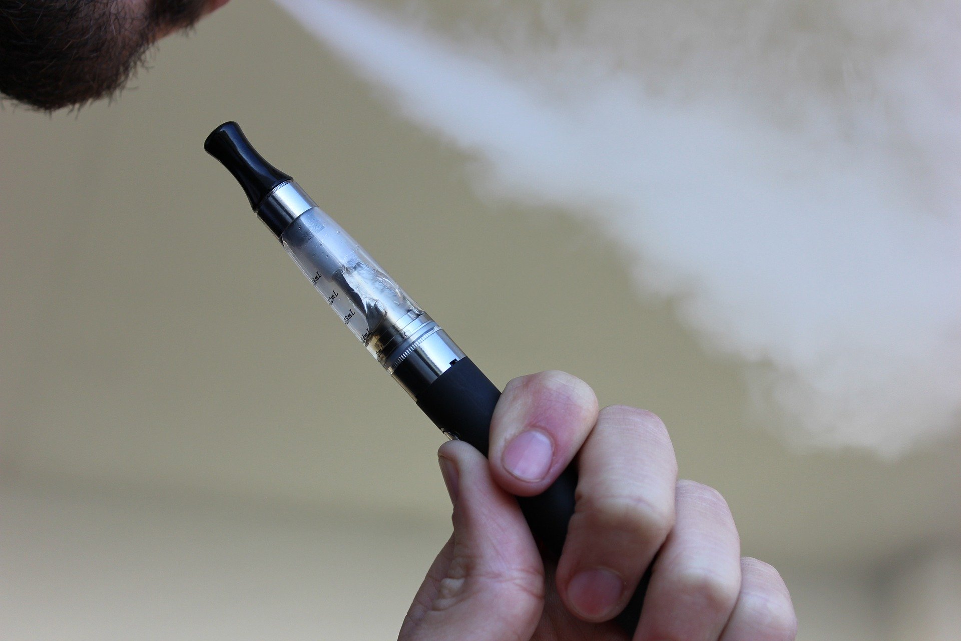 e-cigarette-vaping vape