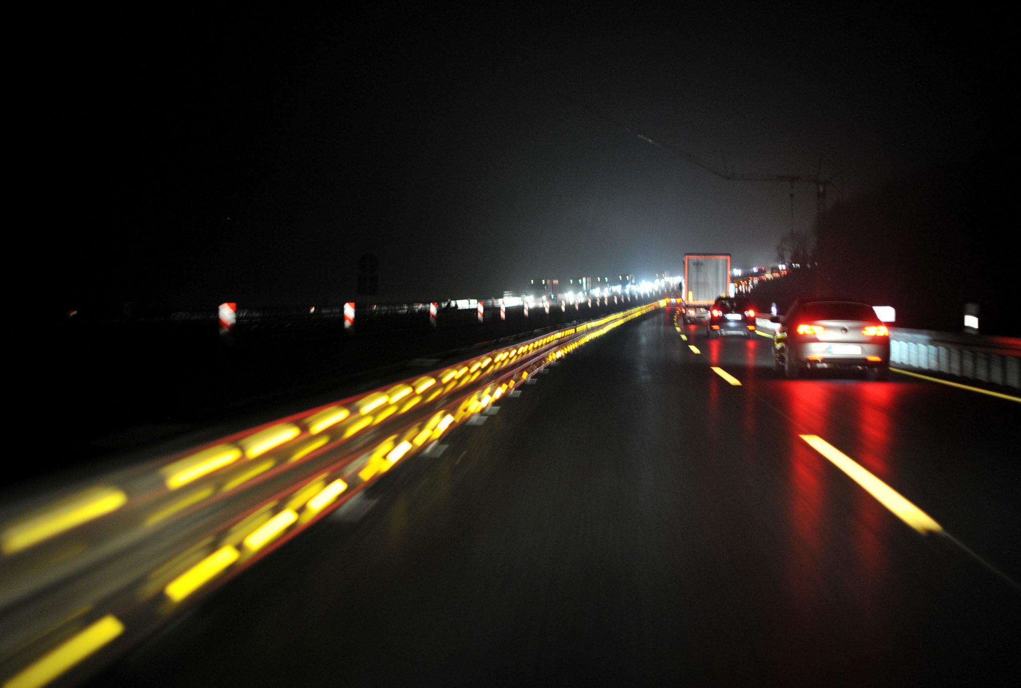 'They're peeing on the side of the road' - lack of services on the motorway - Vimarsana News
