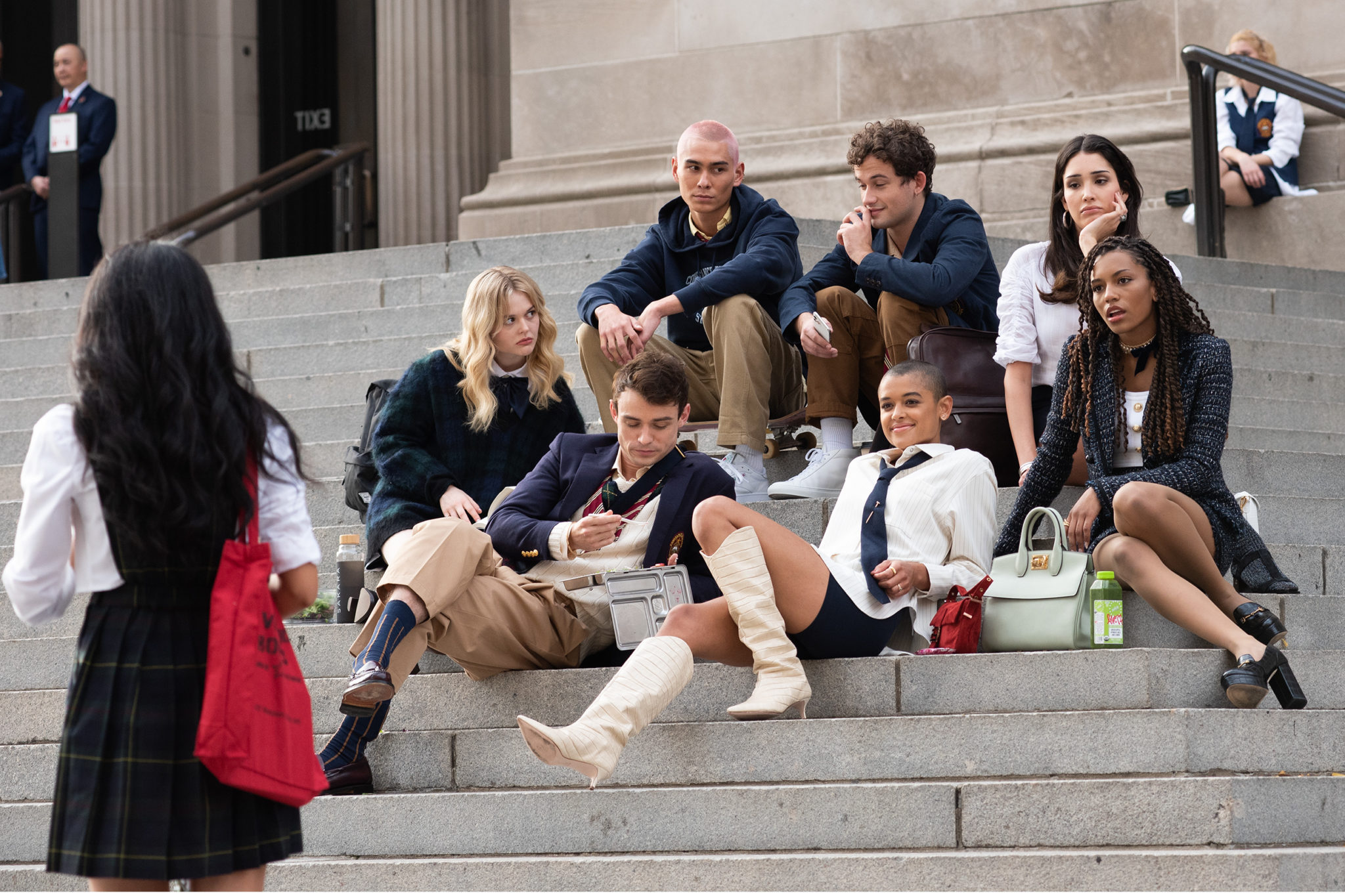 LOOK: The Gossip Girl Reboot Cast Spotted Filming On The Met Museum's ...