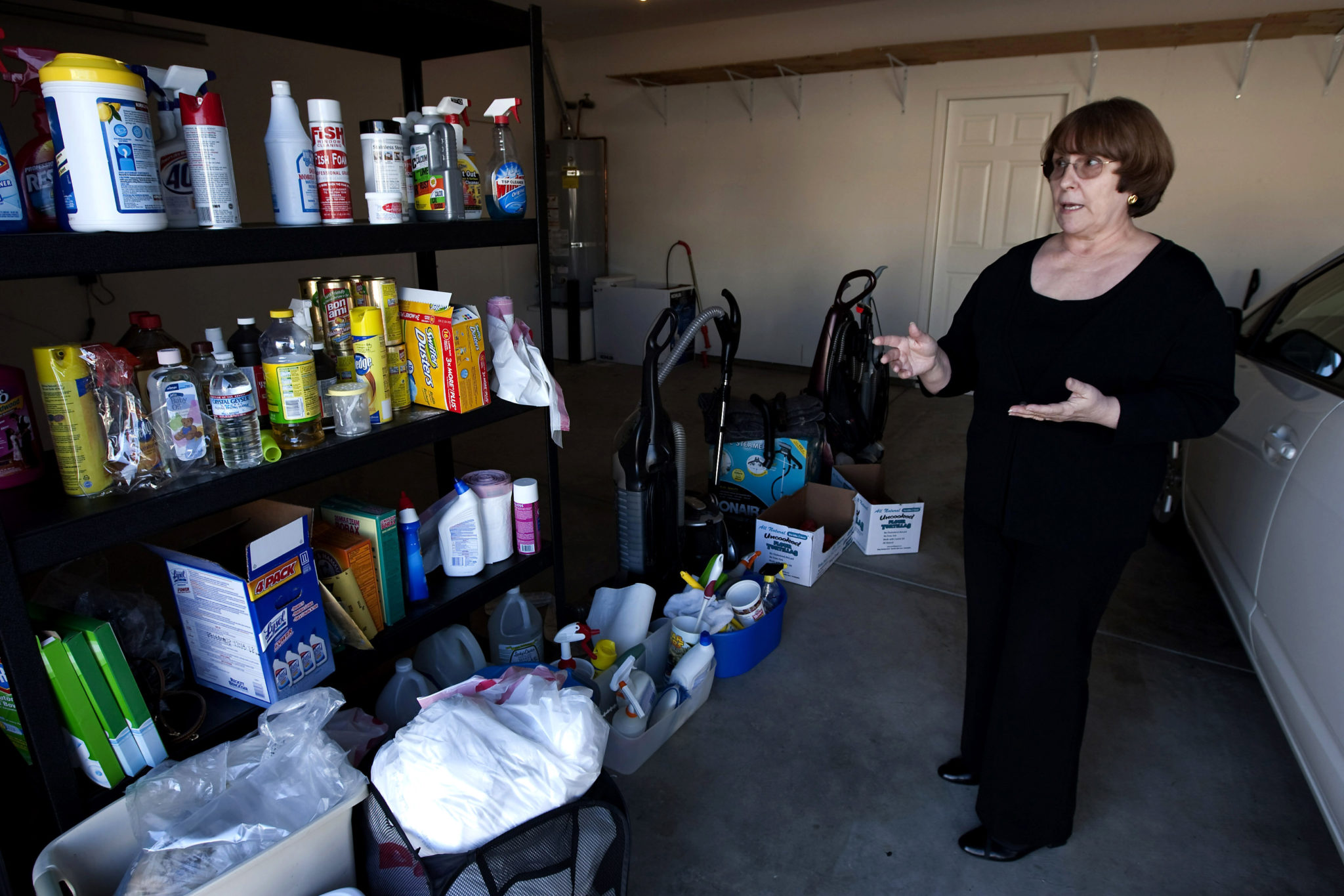 Do you have too much clutter? Do you find it hard to throw stuff away