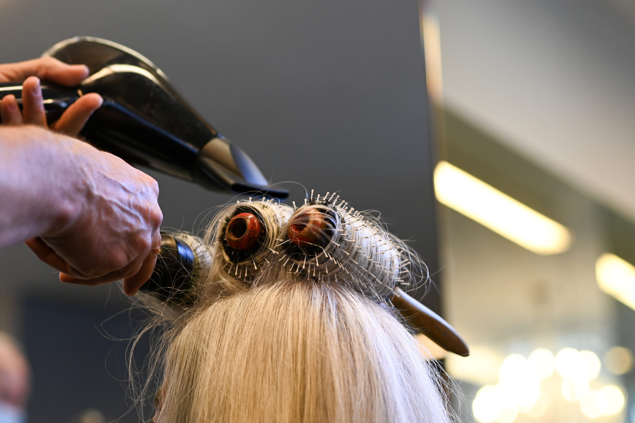 Hairdressers want rapid antigen testing rolled out as 'lockdown four is