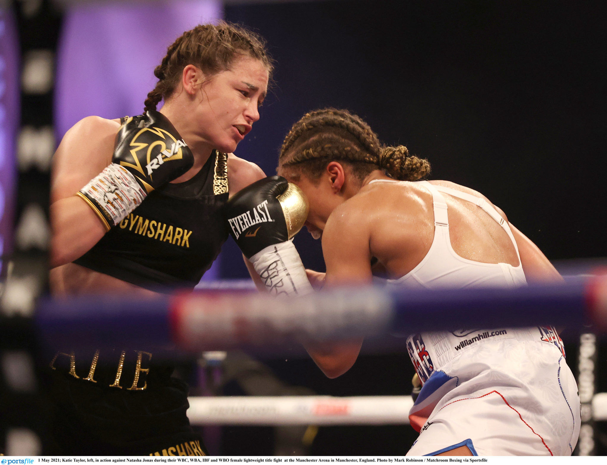 Katie Taylor lands a body shot