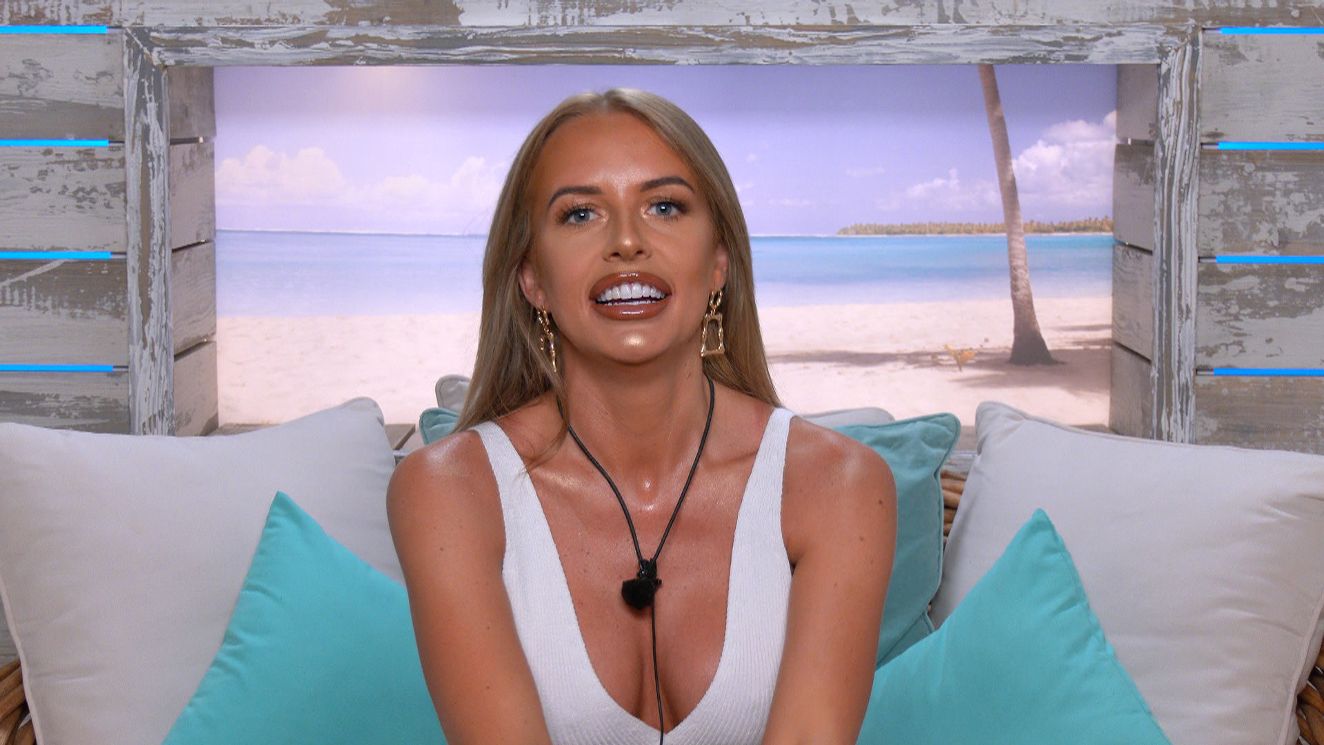 On Tonights Love Island Faye Admits Being A Girlfriend Doesnt Sound So Scary After All SPIN1038