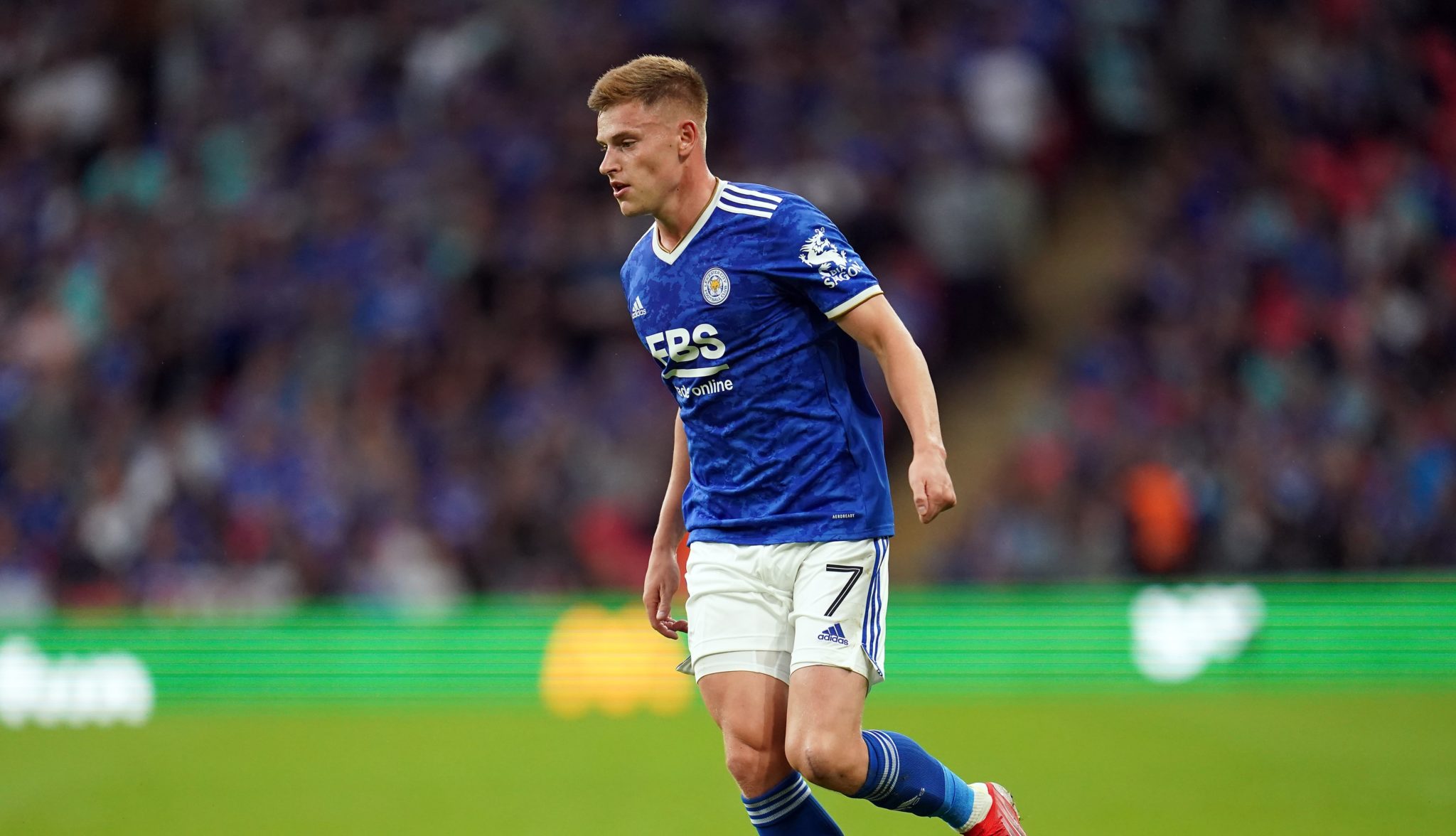 Harvey Barnes signs new contract with Leicester City