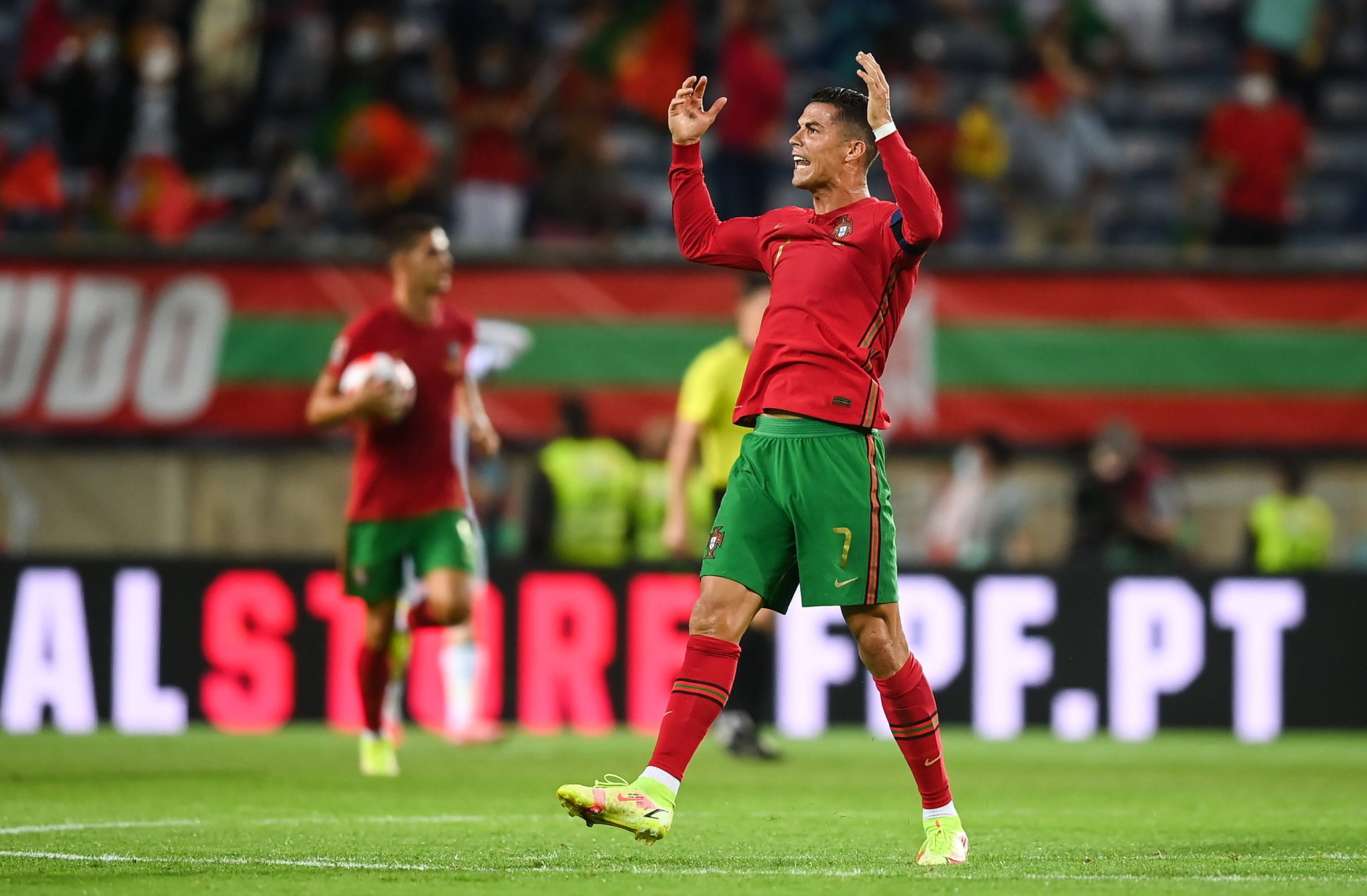 Stunning Irish Football's Relationship With Portugal Is A Good One. Just Don't Mention Raul Nazaré Capture for Desktop Stunning Irish Football's Relationship With Portugal Is A Good One. Just Don't Mention Raul Nazaré Capture for Desktop