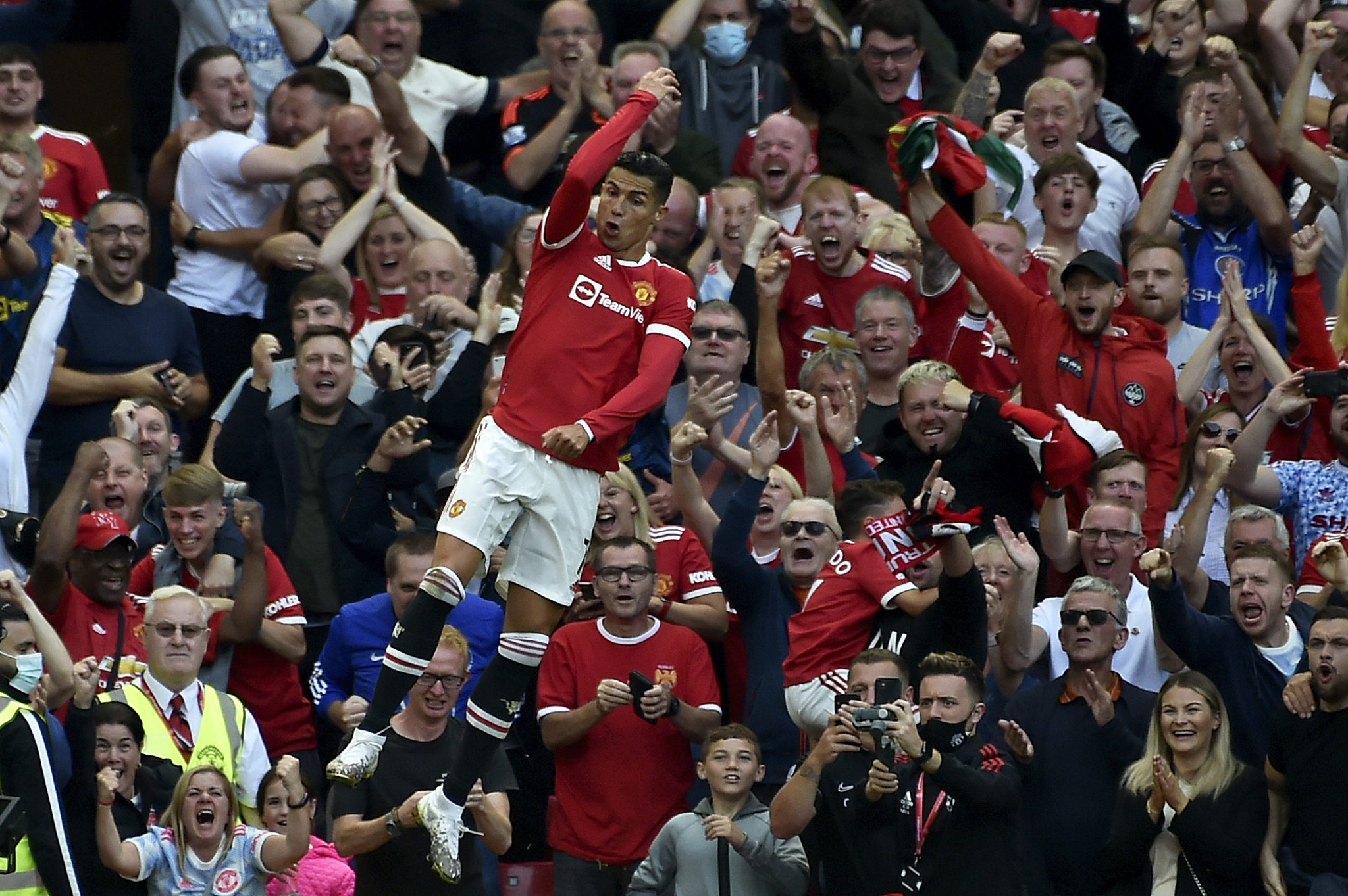 Cristiano Ronaldo celebrates during Manchester United's win over Newcastle