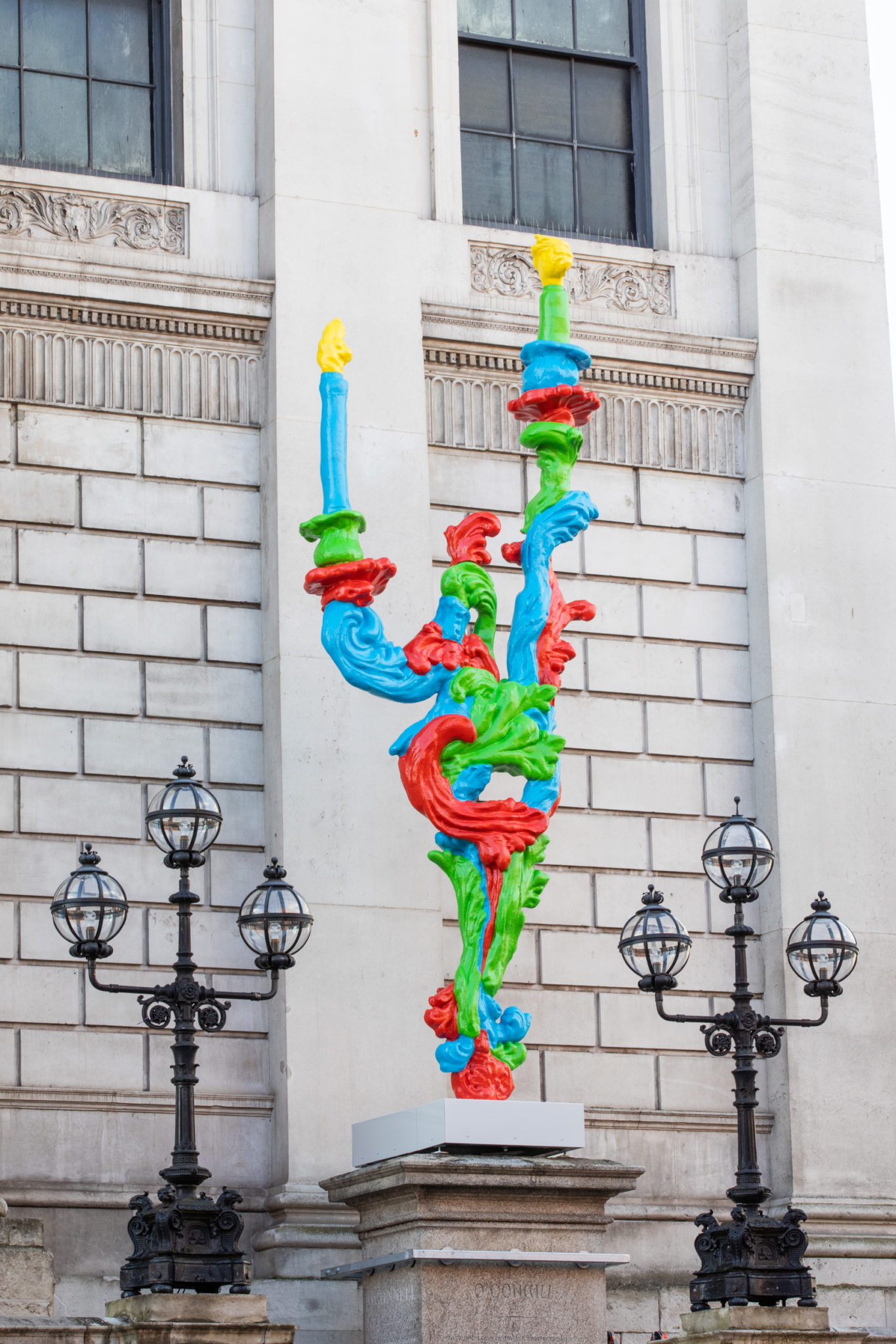 The ‘RGB Sconce, Hold Your Nose’ statue outside City Hall, 29-09-2021. Image: Naoise Culhane.