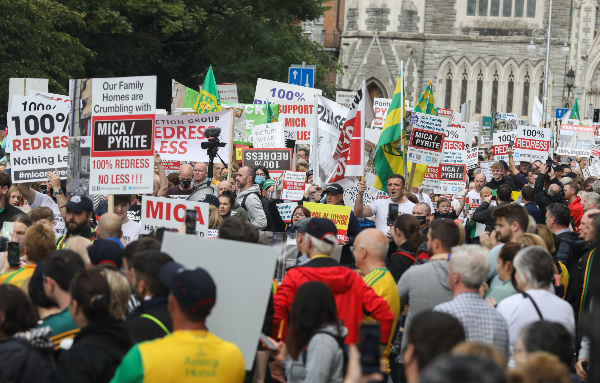 Mica protestors as they marched from the Garden of Remembrance to Leinster House in Dublin, 08-10-2021. Image: Leah Farrell/RollingNews