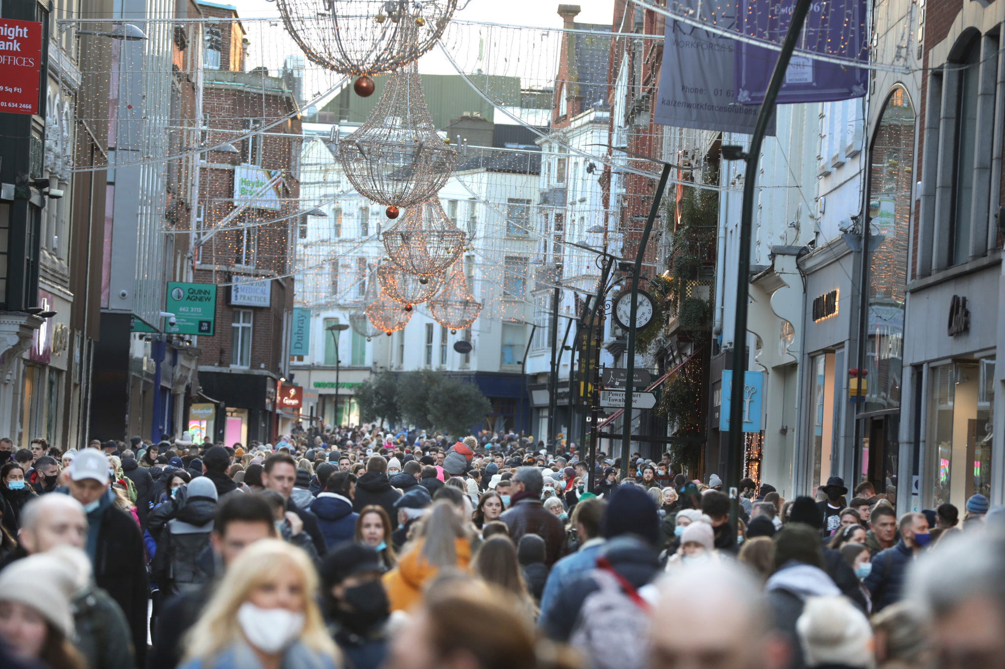 A packed Grafton Street as Christmas shoppers hit Dublin city centre, 04-12-2021. Image: Leah Farrell/RollingNews
