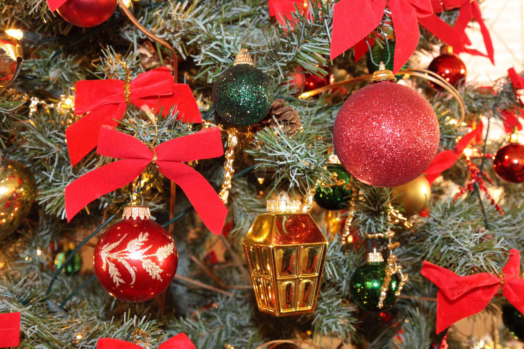 Christmas tree decorations, 11-12-10