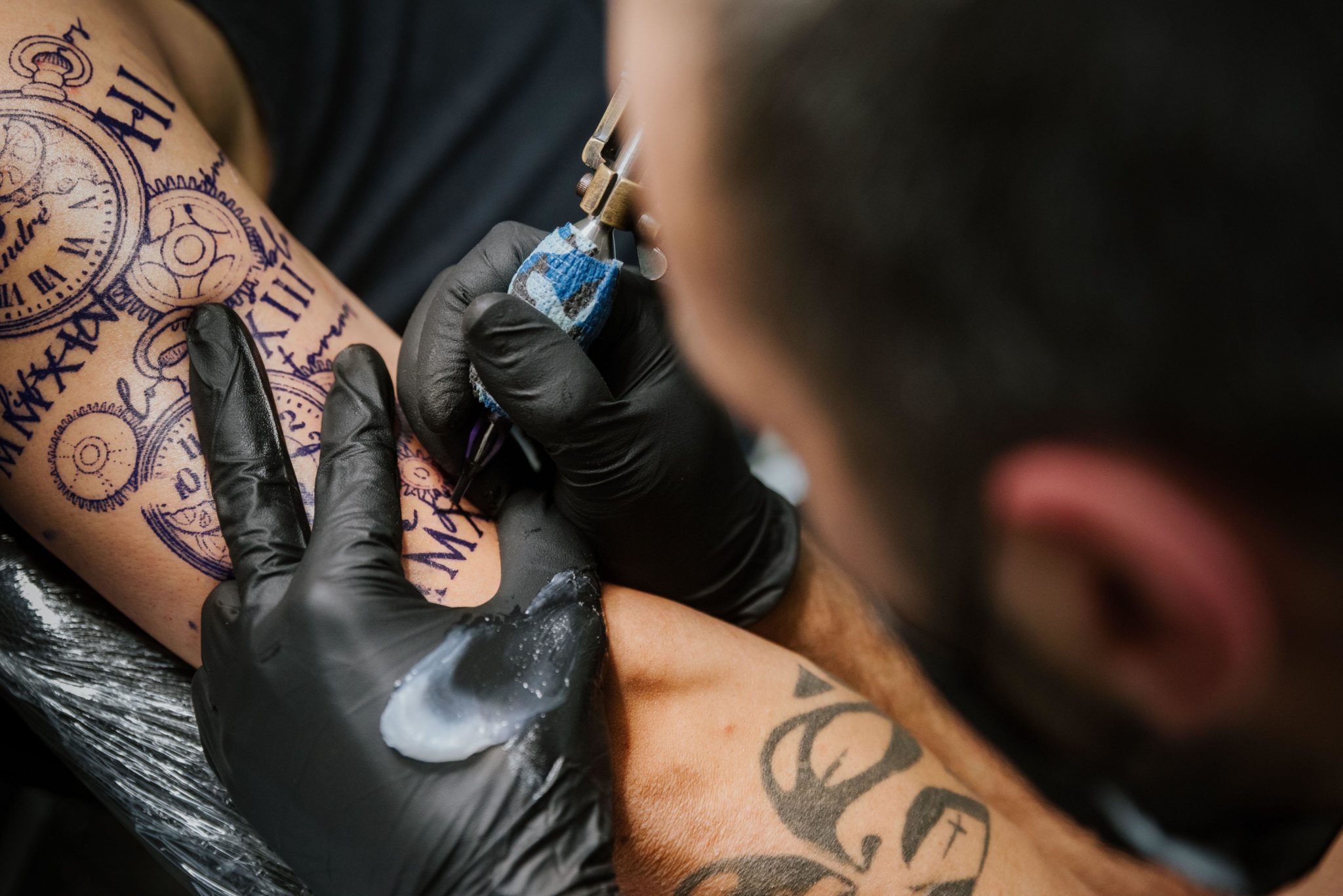 EU 'ink ban' could force tattoo artists out of business | Newstalk