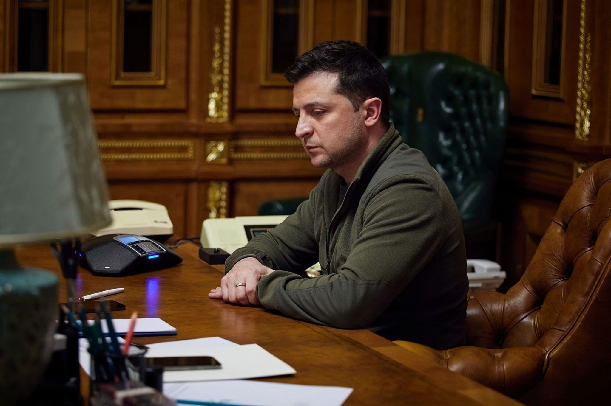 Ukranian President Volodymyr Zelenskyy speaks with the international press as he prepares for Russian invasion, 08-03-2022. Image: American Photo Archive / Alamy Stock Photo