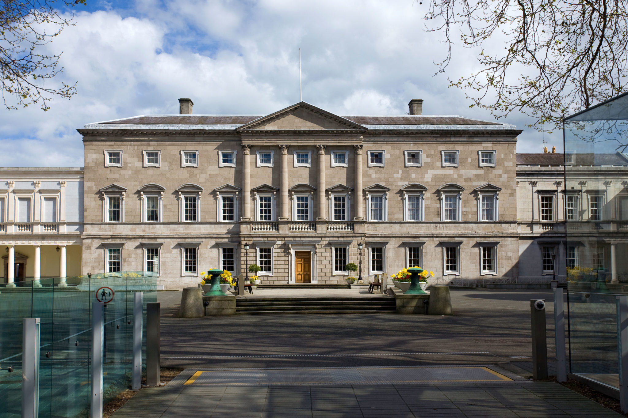BAAJRM Leinster House, Dail Eireann, Kildare St Dublin which houses the Irish National Parliament. Image shot 2009. Exact date unknown.