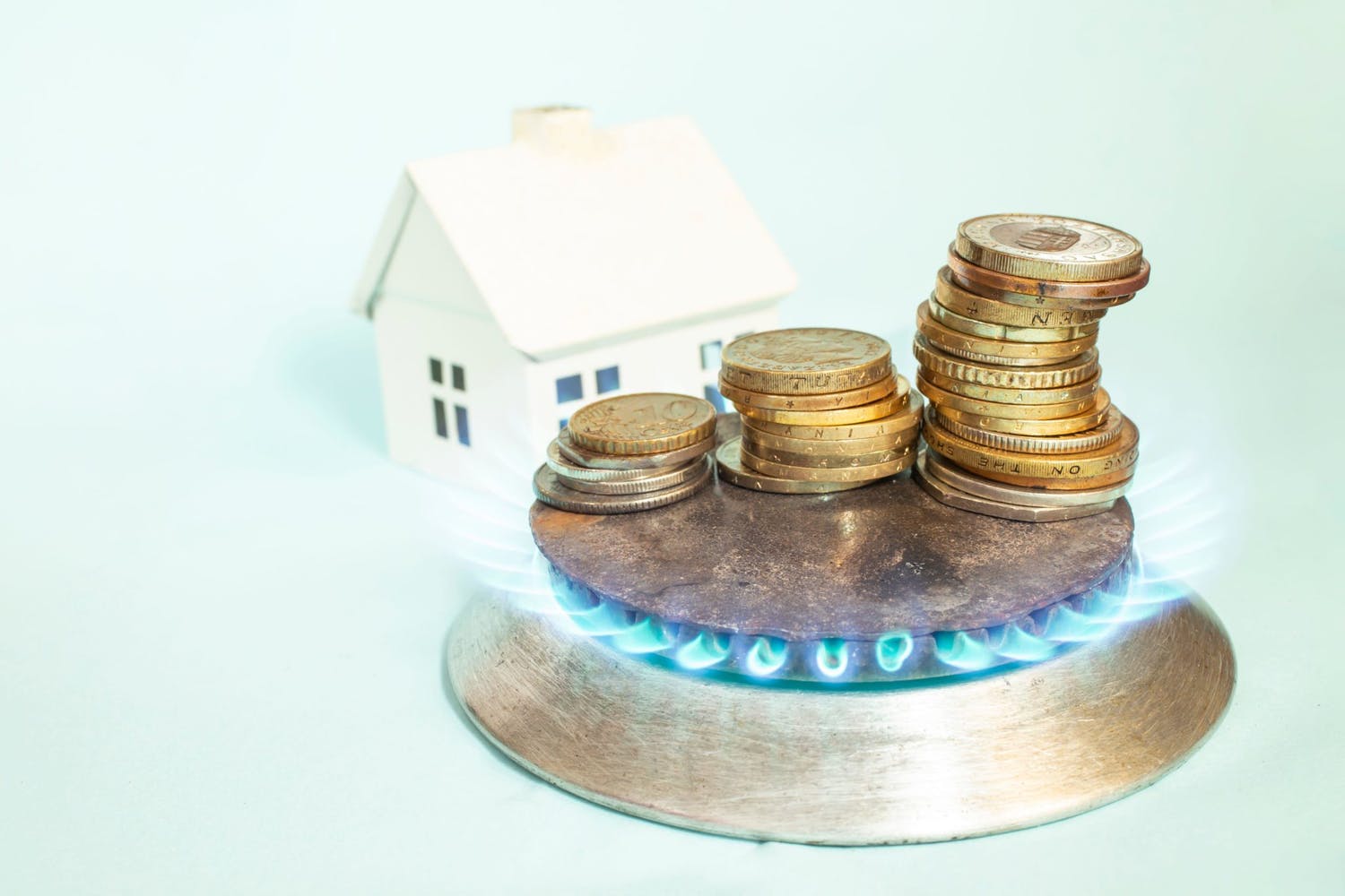 Gas prices soar but could caps be in store for Ireland? Newstalk