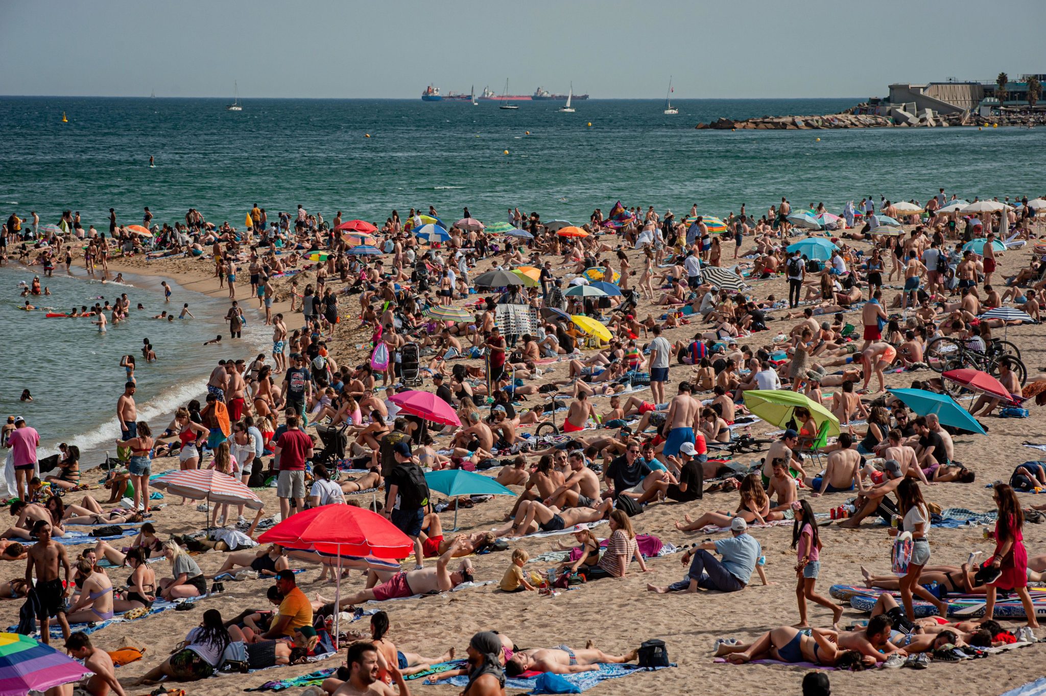 La Barceloneta beach in Barcelona, 21-05-2022. Image: Jordi Boixareu/Alamy Live News