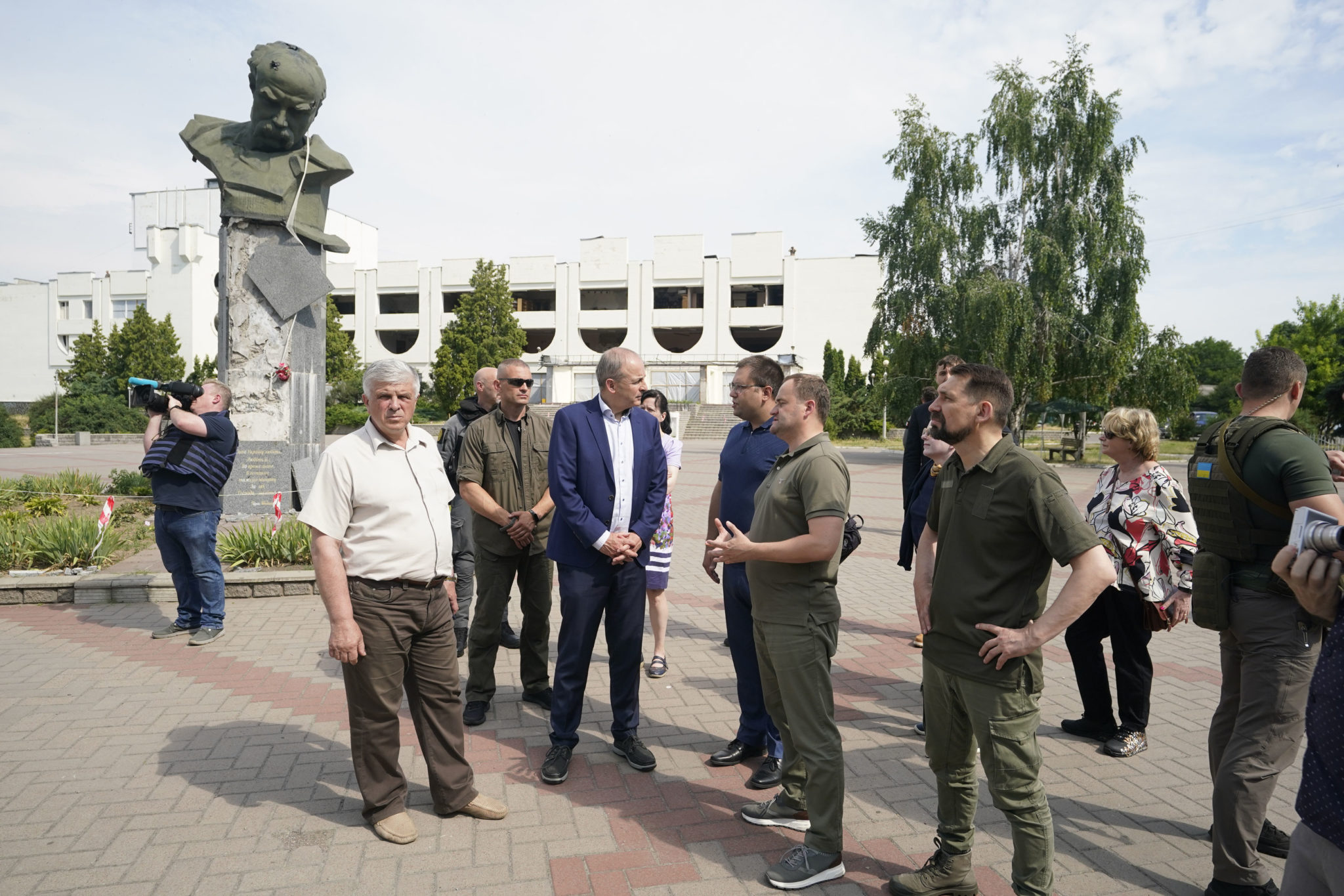 Taoiseach Michael Martin with local officials viewing the damage to the Borodyanka area, including the statue of poet Taras Shevchenko, 06-07-2022. Image: Niall Carson/PA Wire/RollingNews