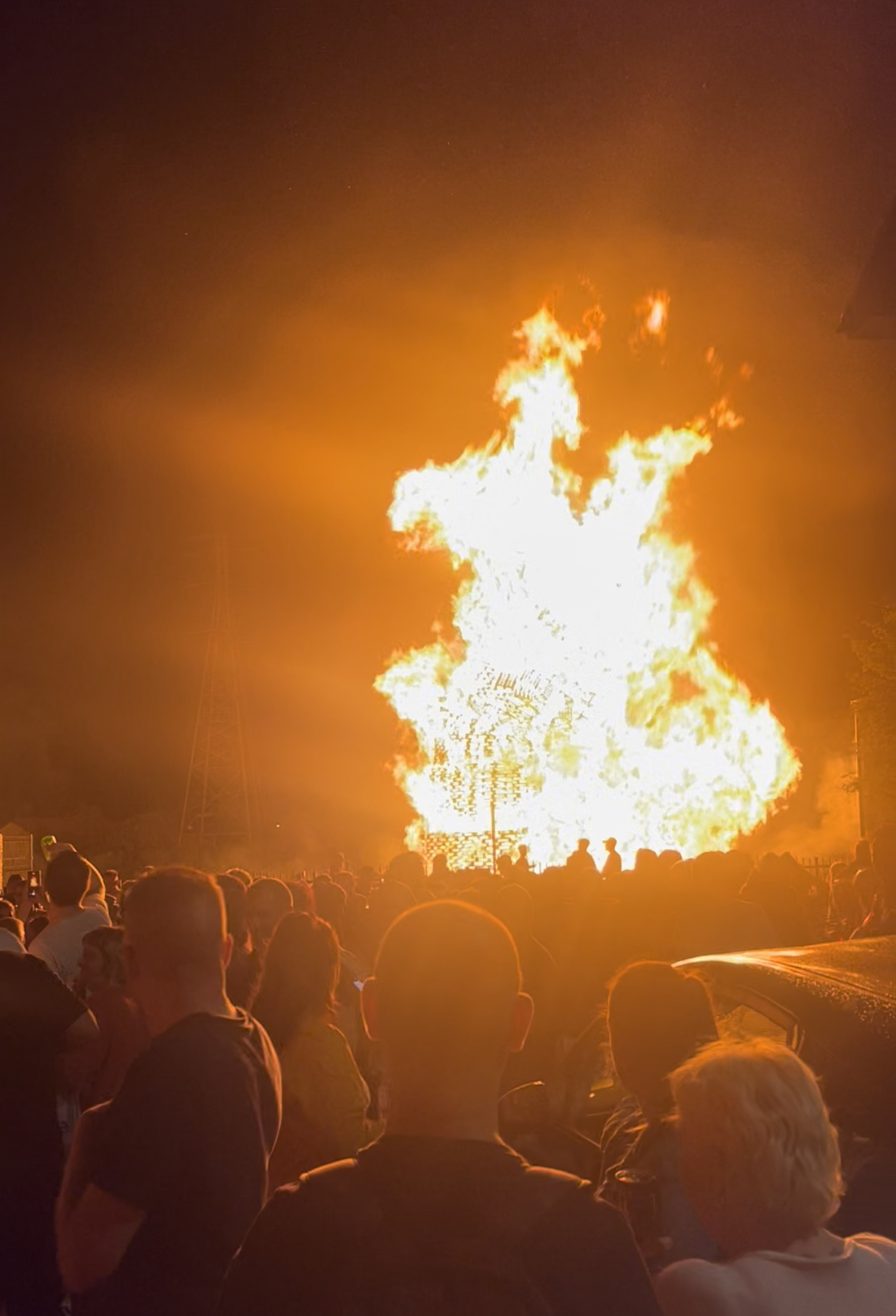 An eleventh night bonfire rages in Belfast. Image: Barry Whyte/Newstalk