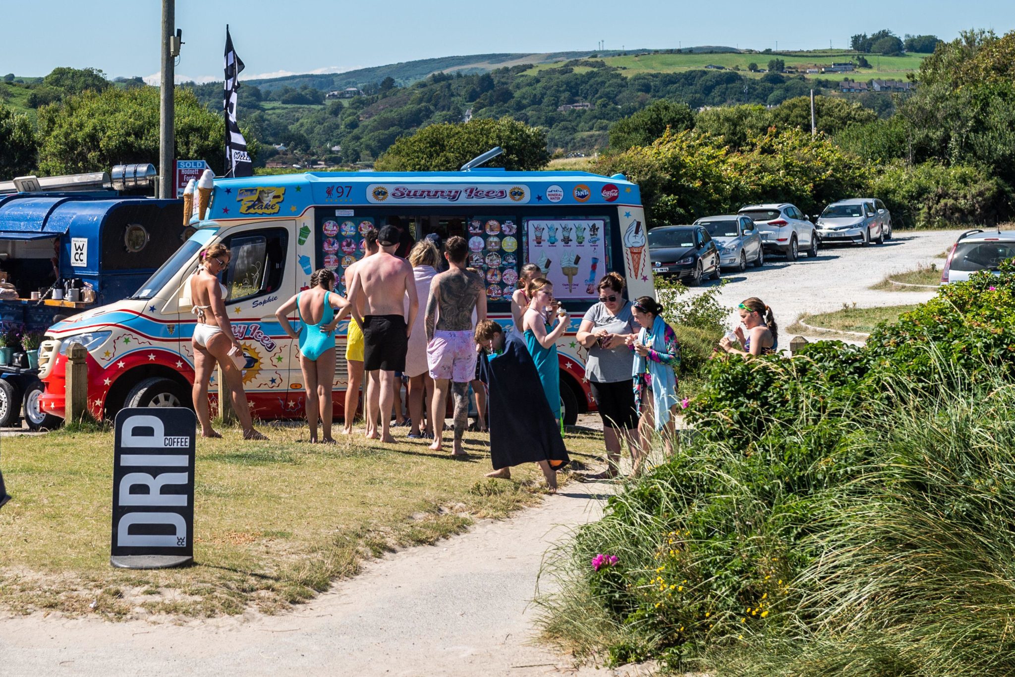 Hundreds of tourists and locals hit the beach at Rosscarbery in West Cork, 10-07-2022. Image: AG News/Alamy Live News