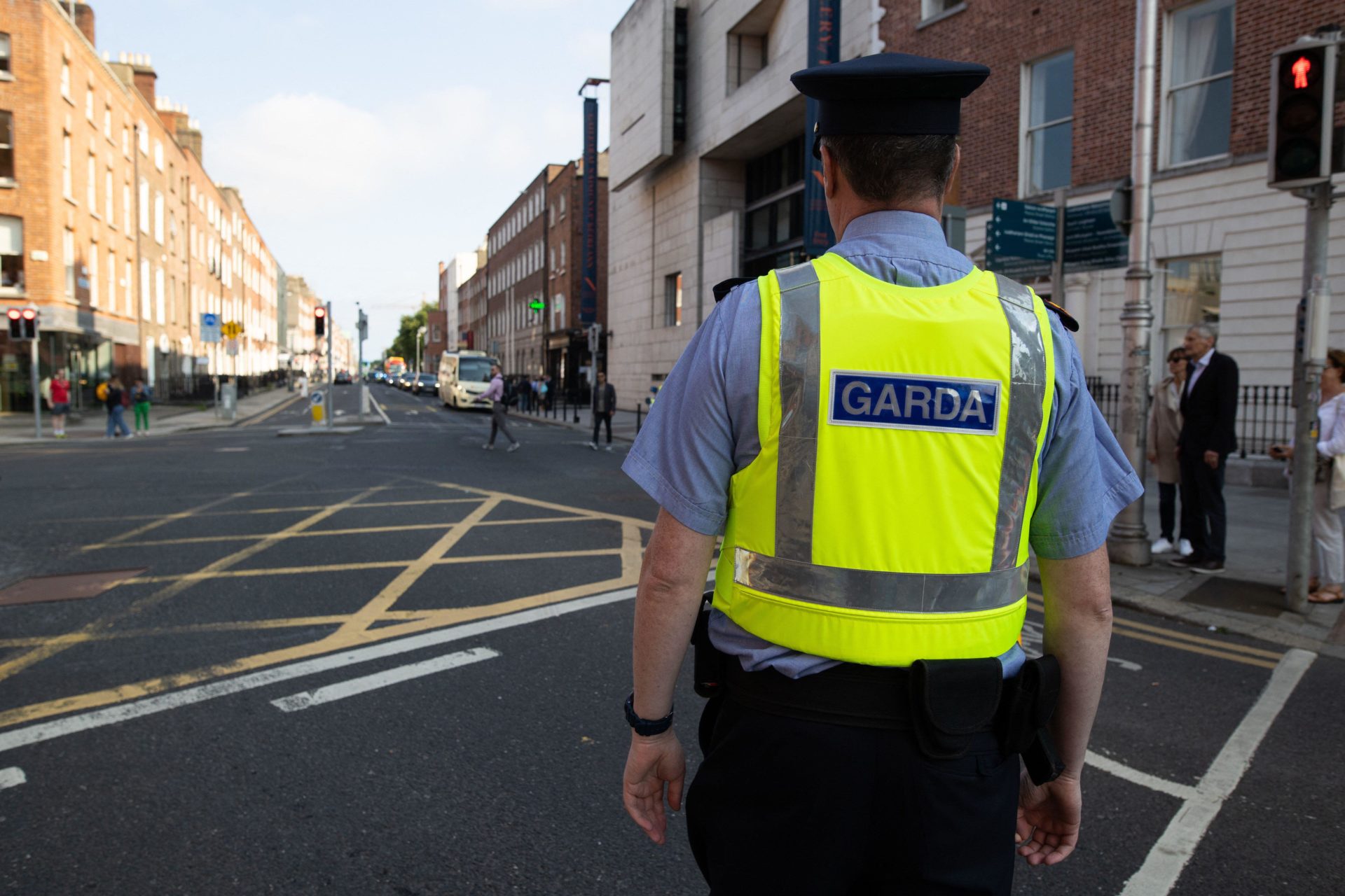 A garda on patrol in Dublin City Centre. Image: Abaca Press / Alamy Stock Photo