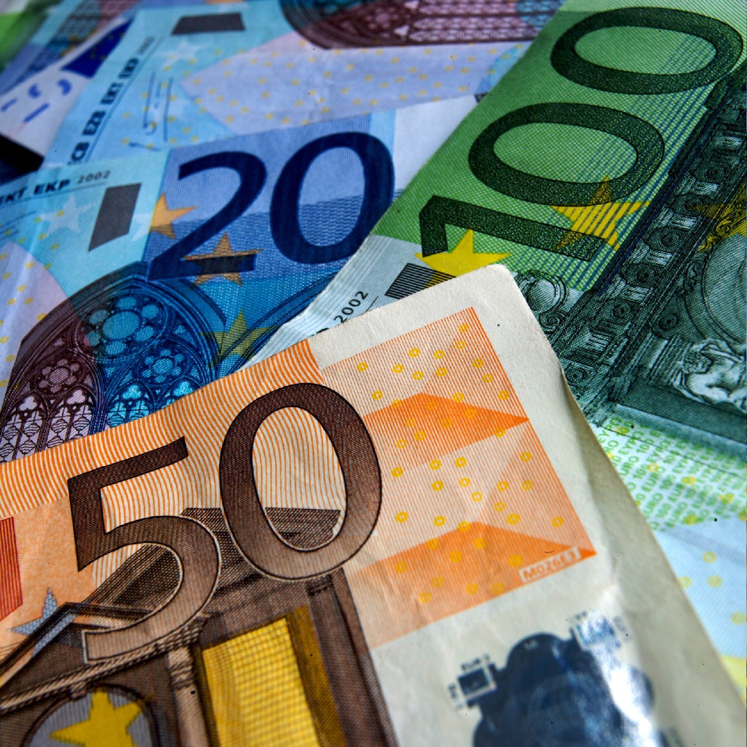 Should we have a maximum wage? - Vimarsana News