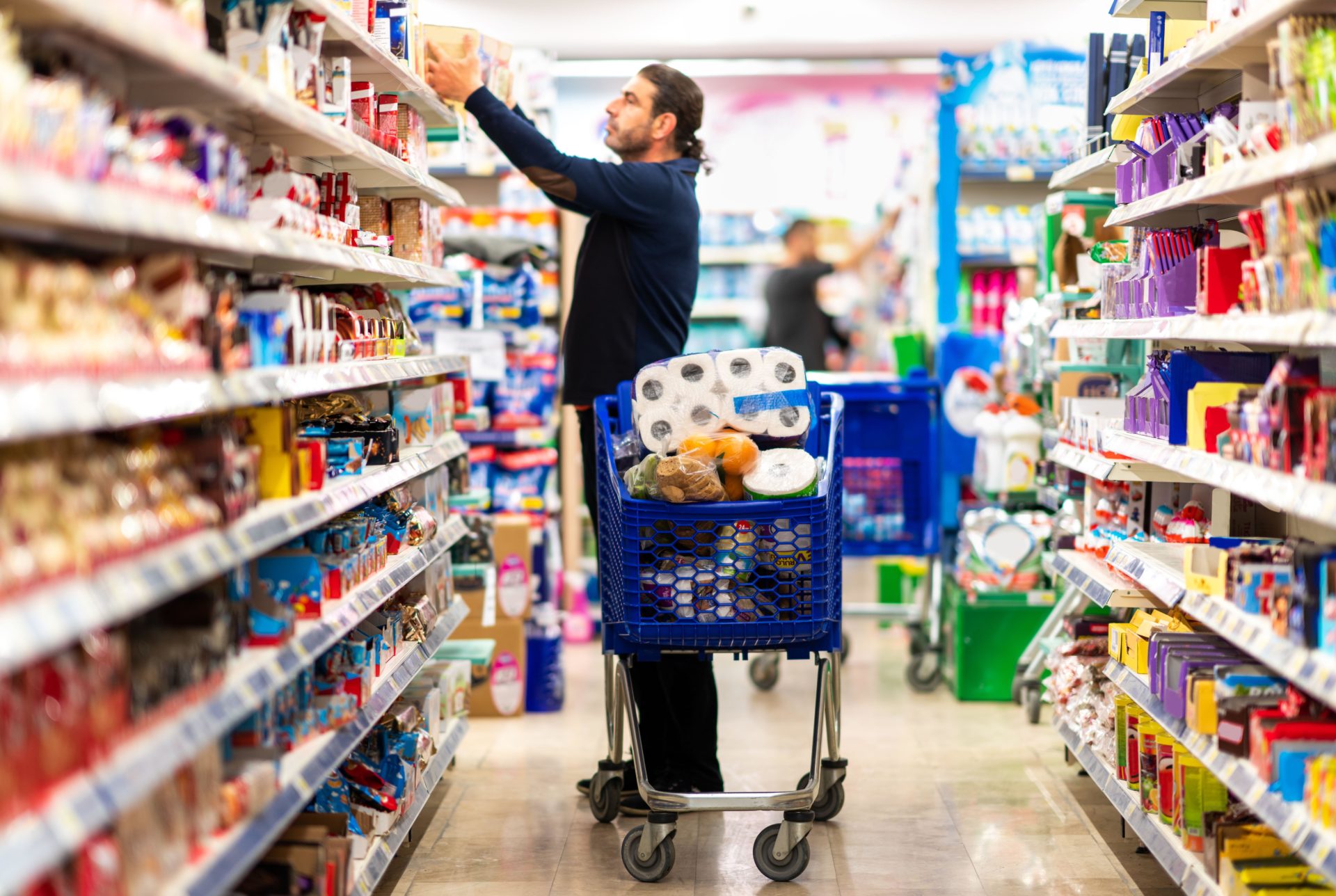 A man in a supermarket. Image: sondem / Alamy Stock Photo