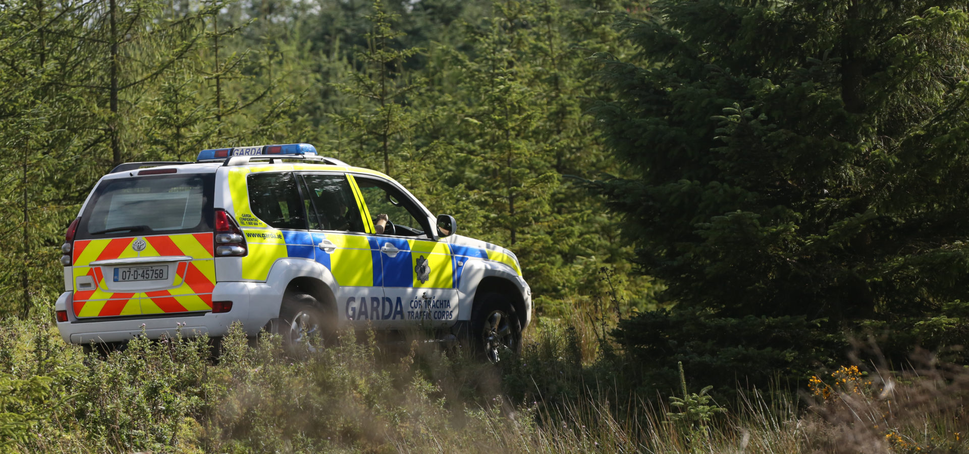 Gardai at the scene where the remains of Elaine O'Hara from Killiney were discovered on Kilakee Mountain, 14-09-2013. Image: Laura Hutton/RollingNews