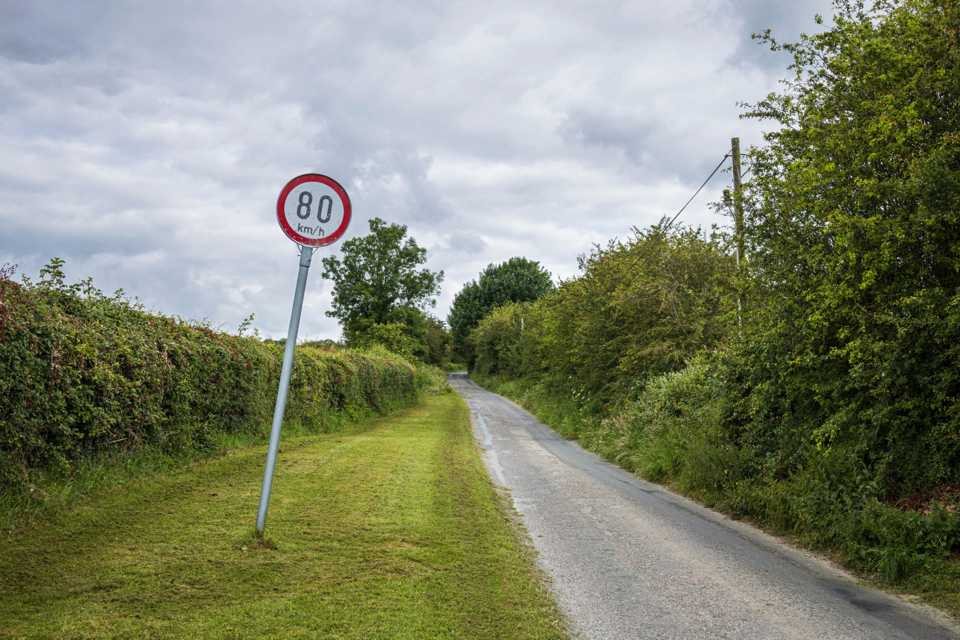 80km/h speed limit on a country road in Cork. ImagE: Phil Crean A / Alamy 