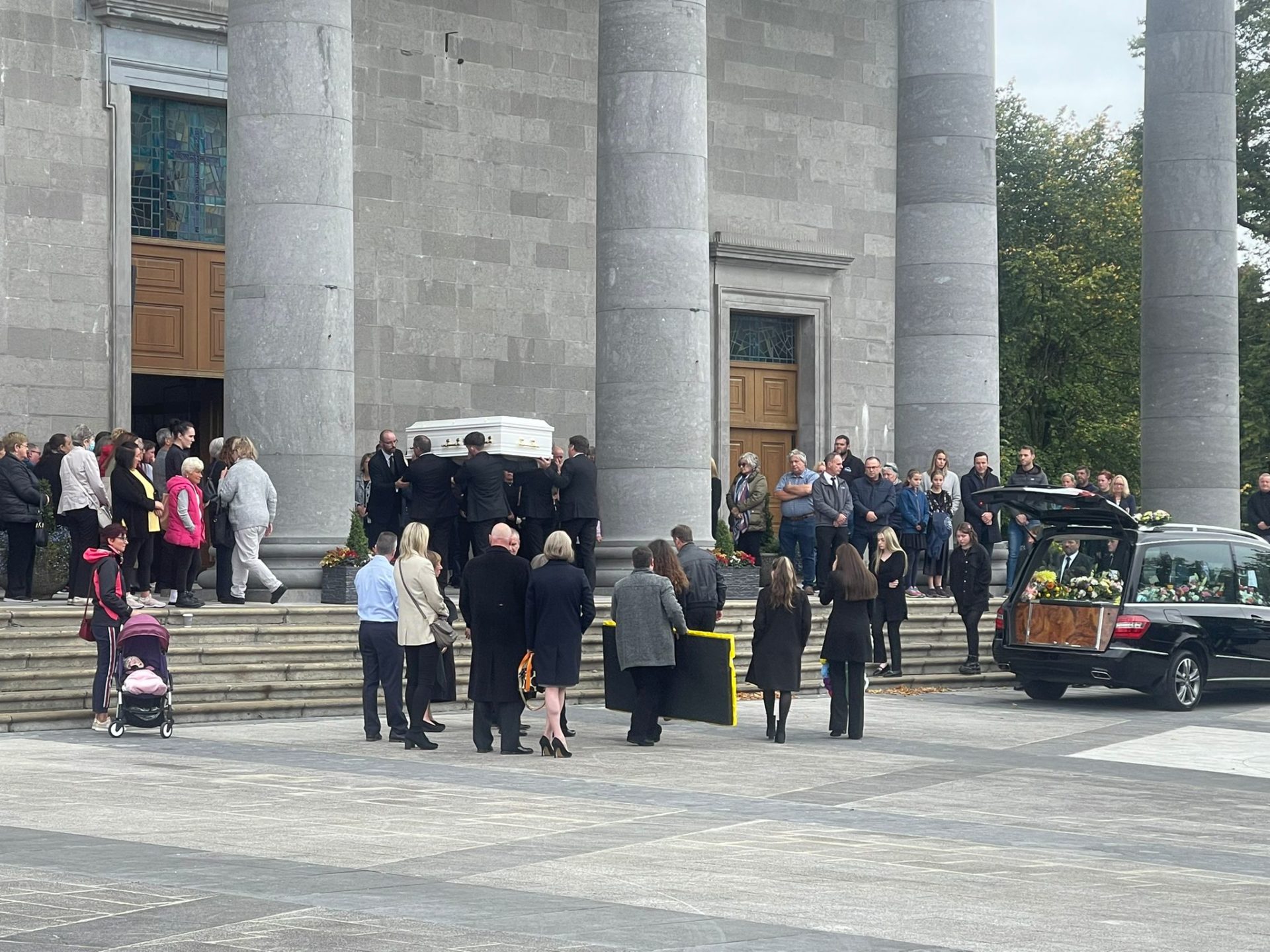 Mourners at the funeral of Thelma and Mikey Dennany at St Mel’s Cathedral in Longford, 15-09-2022. Image: Barry Whyte/Newstalk