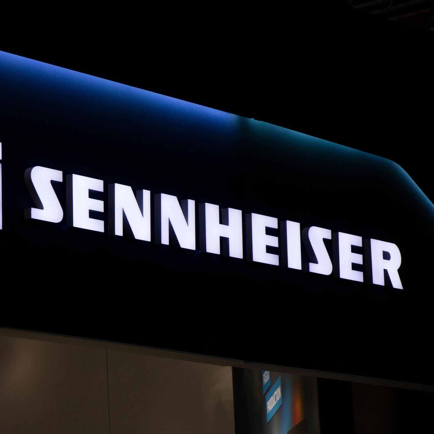 Tech With Jess: Momentum Bluetooth headphones from Sennheiser | Newstalk, image size:1500x1500