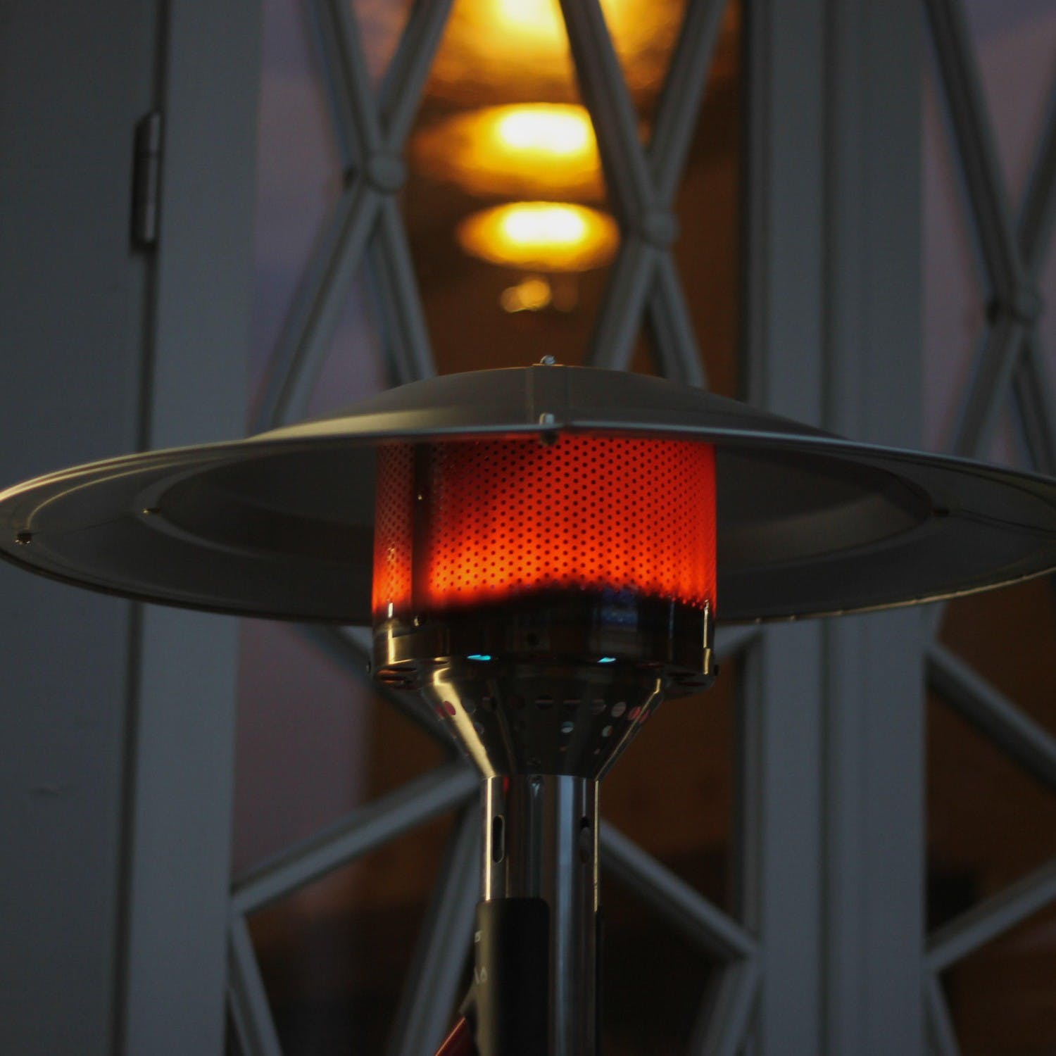 Should outdoor heaters in bars and restaurants be banned? Newstalk