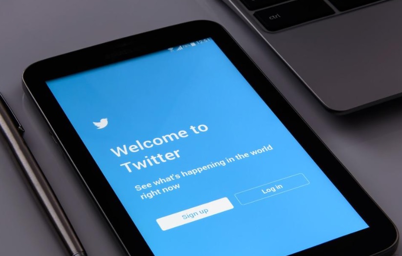 Twitter. Image shows the Twitter sign in page on a smartphone.