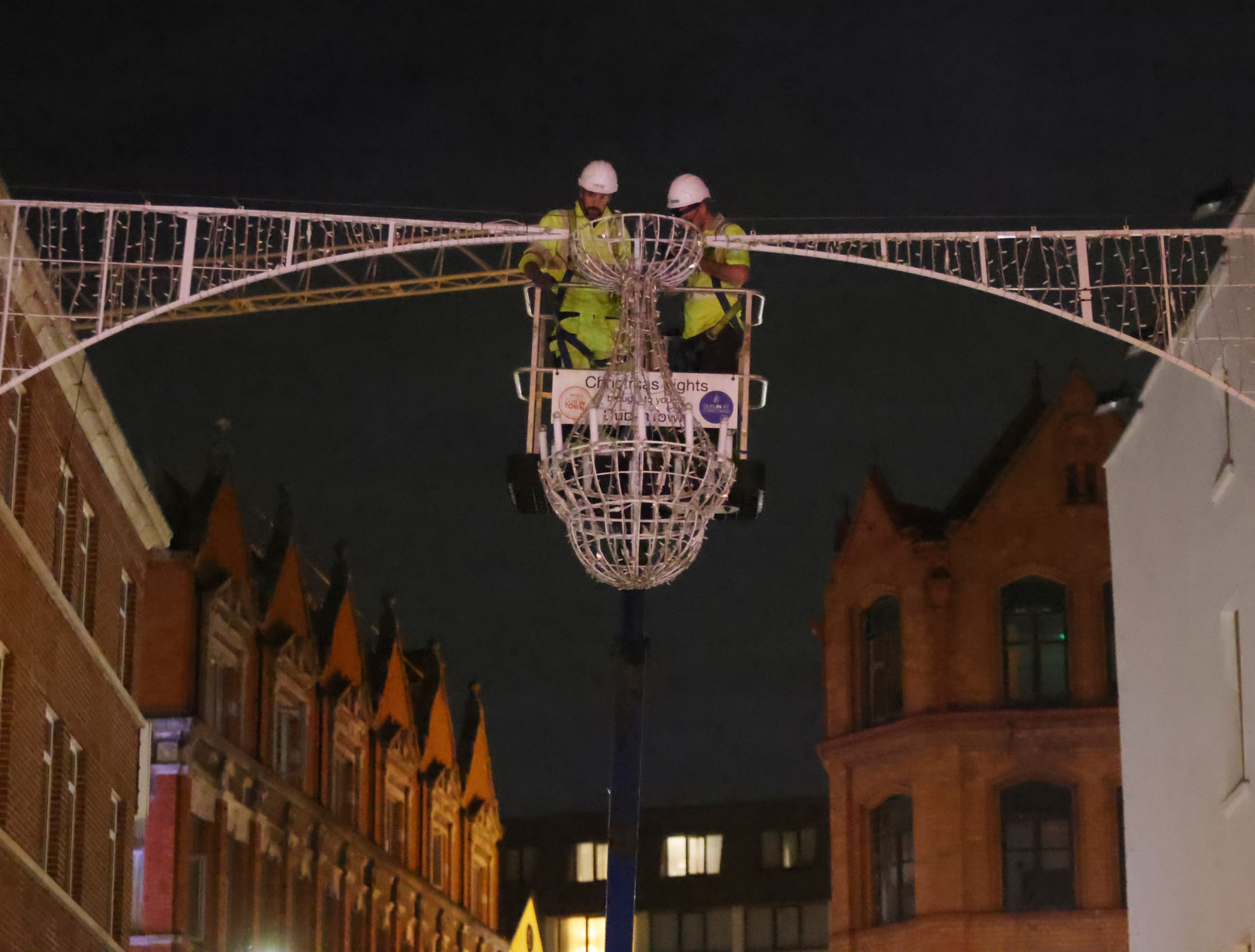 DublinTown workers erecting Christmas Lights on South Anne Street, 04-10-2022. Image: Leon Farrell/Photocall Ireland