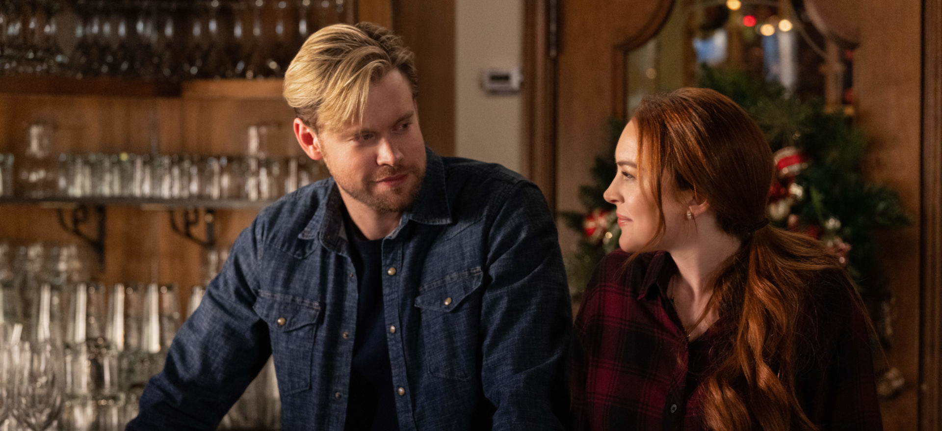WATCH: Trailer For Lindsay Lohan's Netflix Rom-Com 'Falling For Christmas' - Vimarsana News