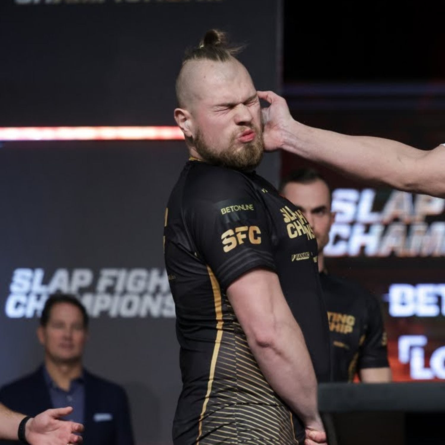 Slap Fighting | Newstalk