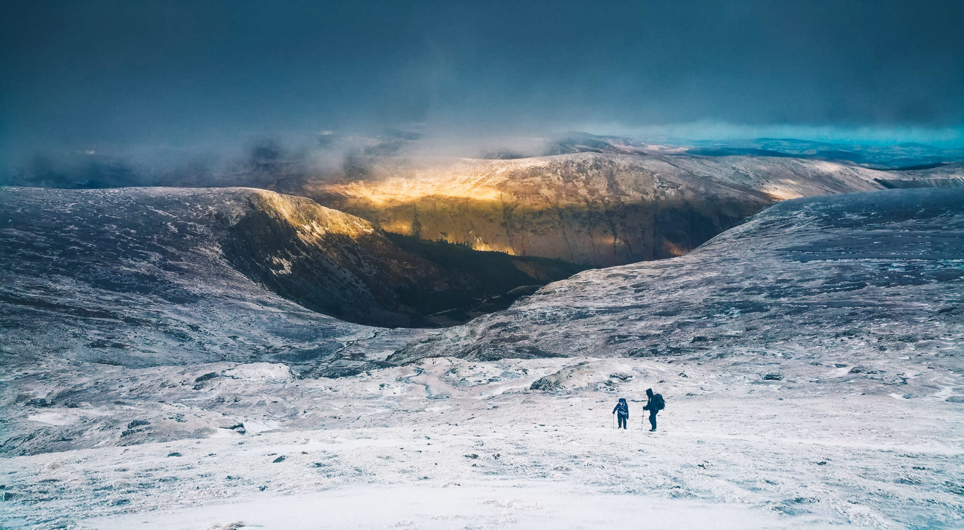 People 'advised against' going up mountains to see snow - Mountain Rescue Team - Vimarsana News