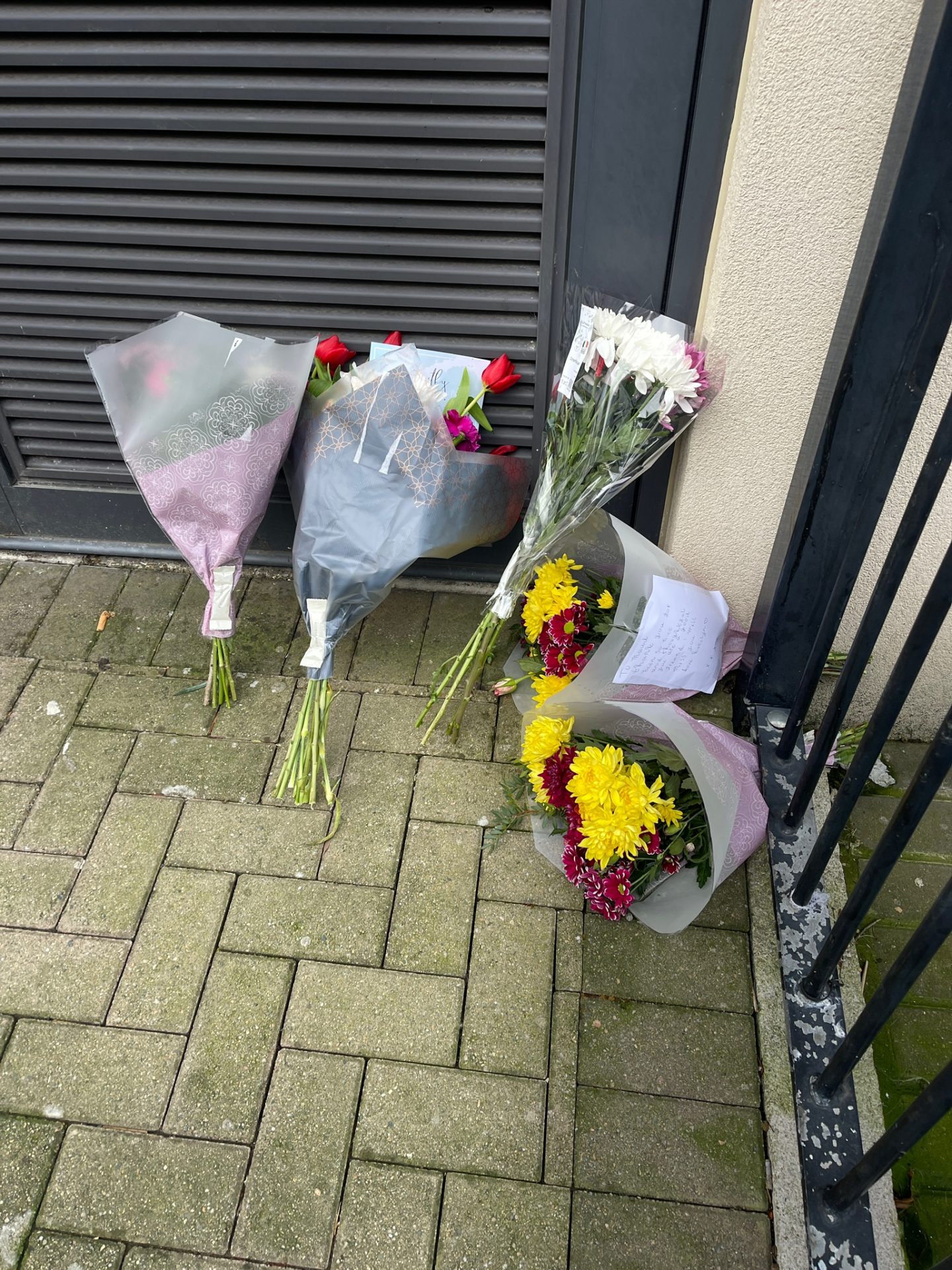 Flowers left at the scene at Royal Canal Park in Ashtown, Dublin, 13-01-2023. Image: Barry Whyte/Newstalk 