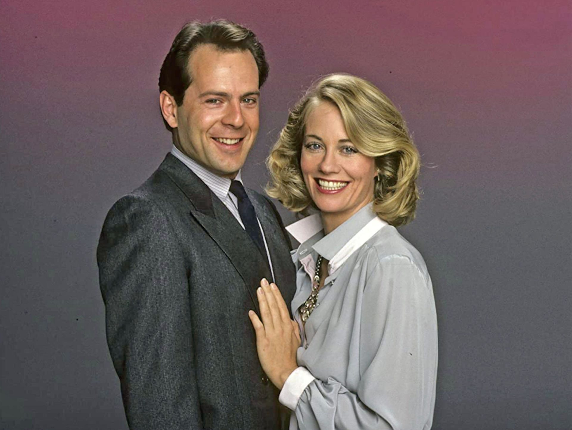 Bruce Willis with Cybil Shepherd in the TV series 'Moonlighting', which originally ran from 1985 to 1989