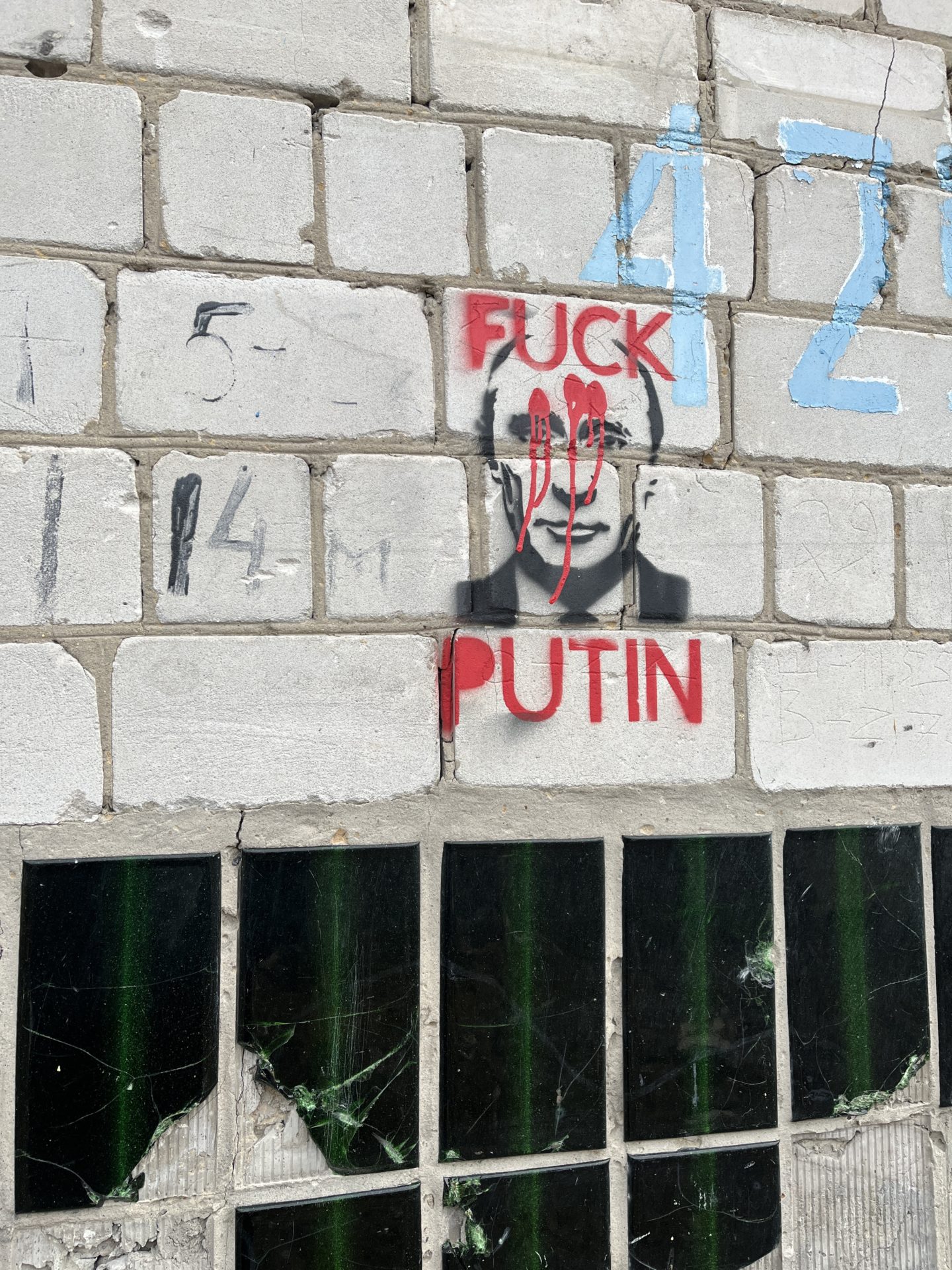 Graffiti in Kyiv suburb. Image: Newstalk