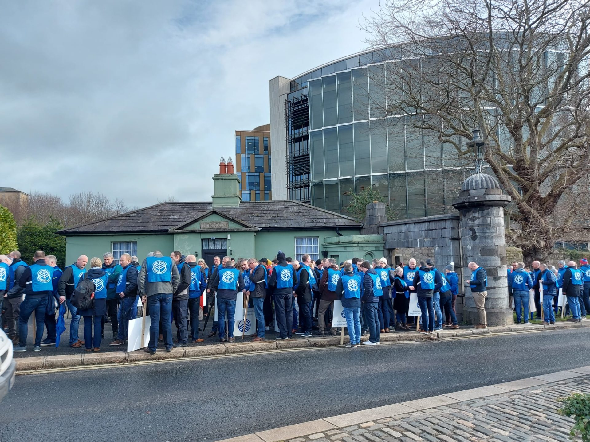 AGSI members assembling ahead of their march to Garda Headquarters in the Phoenix Park, 13-03-2023. Image: Ellen Butler/Newstalk