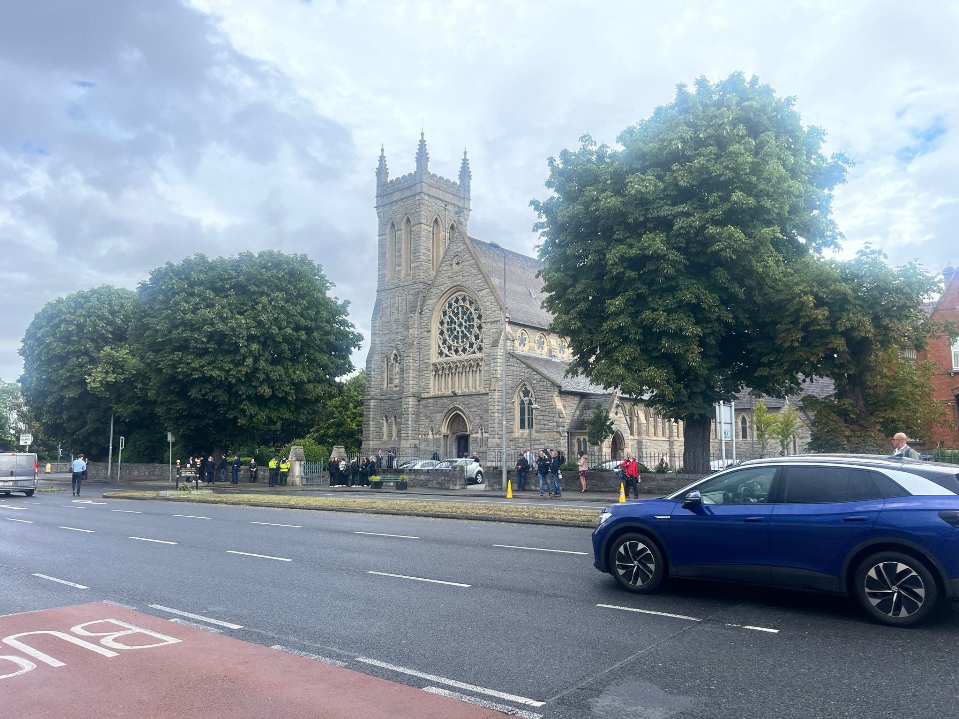 Mourners attend the funeral of Max Wall at the Church of the Sacred Heart in Donnybrook, 10-07-2023. Image: Aoife Kearns/Newstalk