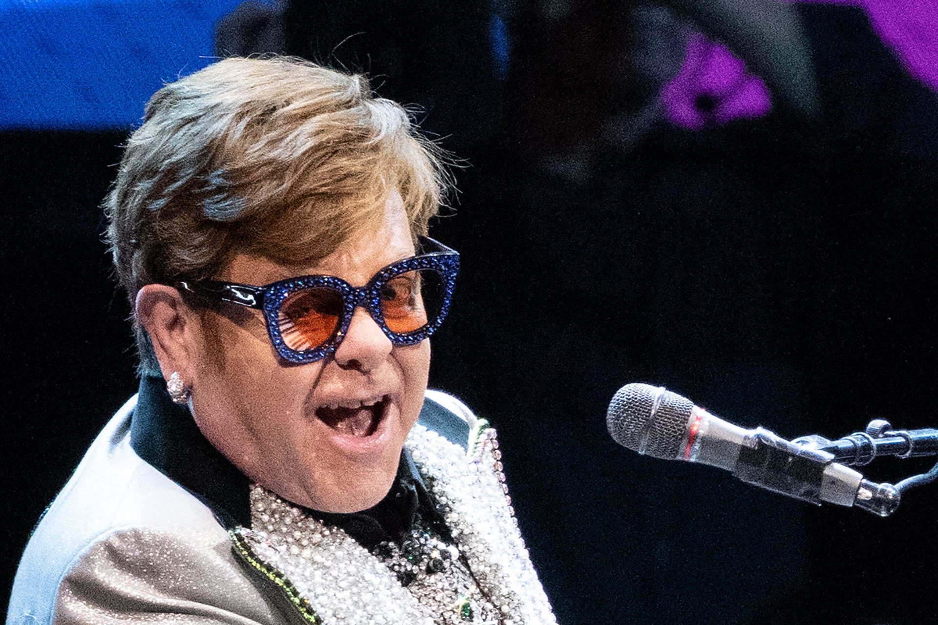 Elton John's Record-Breaking Earnings From His Farewell Tour Are Revealed - Vimarsana News