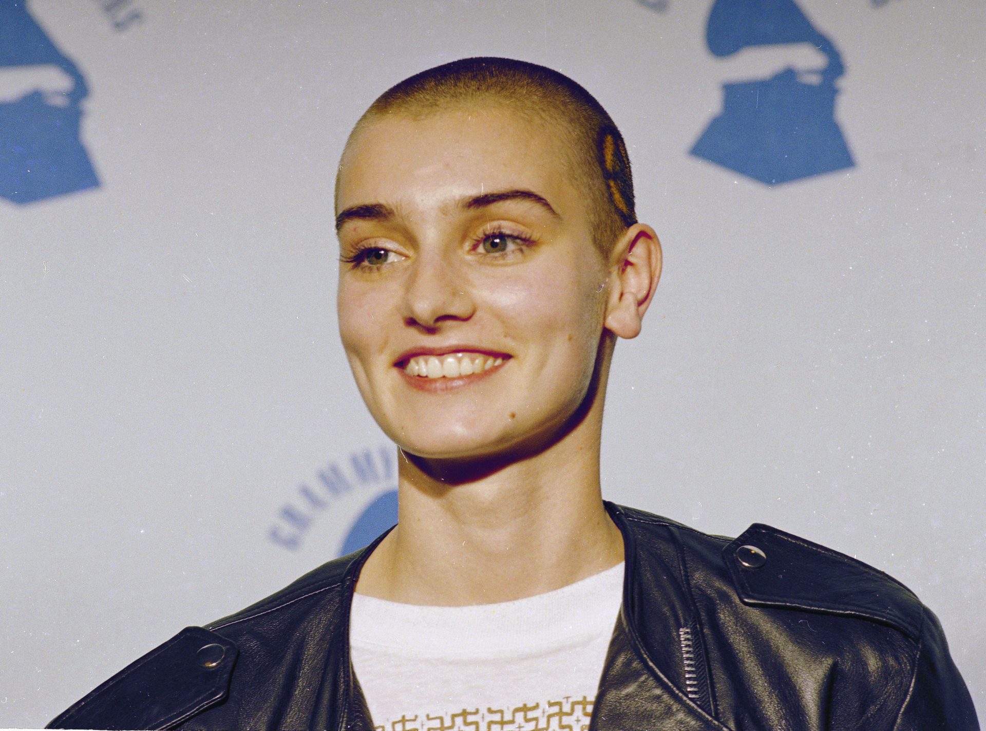 Sinead O'Connor at the Grammy Awards at New York's Radio City Music Hall, 22/02/1989. Image: AP Photo/Alamy