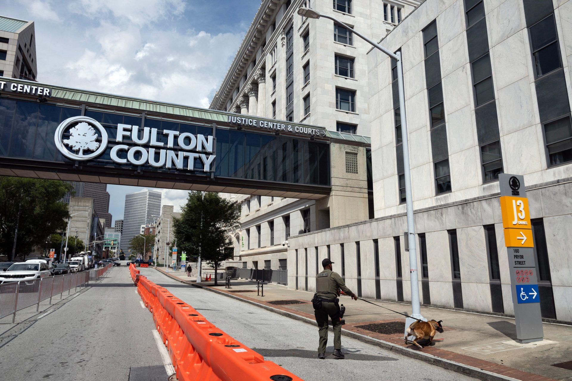 Atlanta, Georgia, USA. Large police presence and barricades in anticipation of potential protests if indictments regarding former President Donald Trump. 07.08.23 (Credit Image: © Robin Rayne/ZUMA Press Wire) 