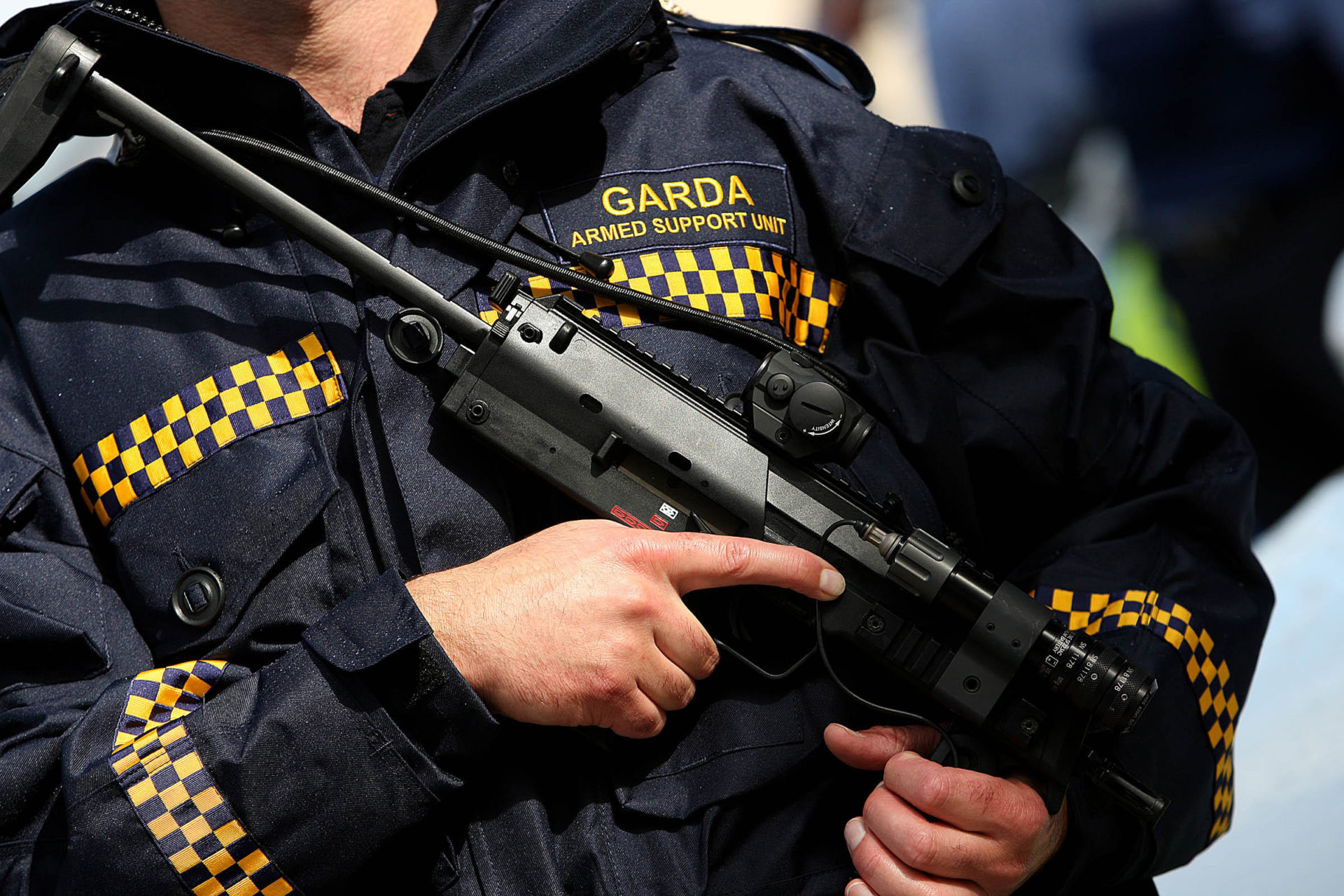 Armed gardaí use tasers to subdue man carrying machete in rural Kerry ...