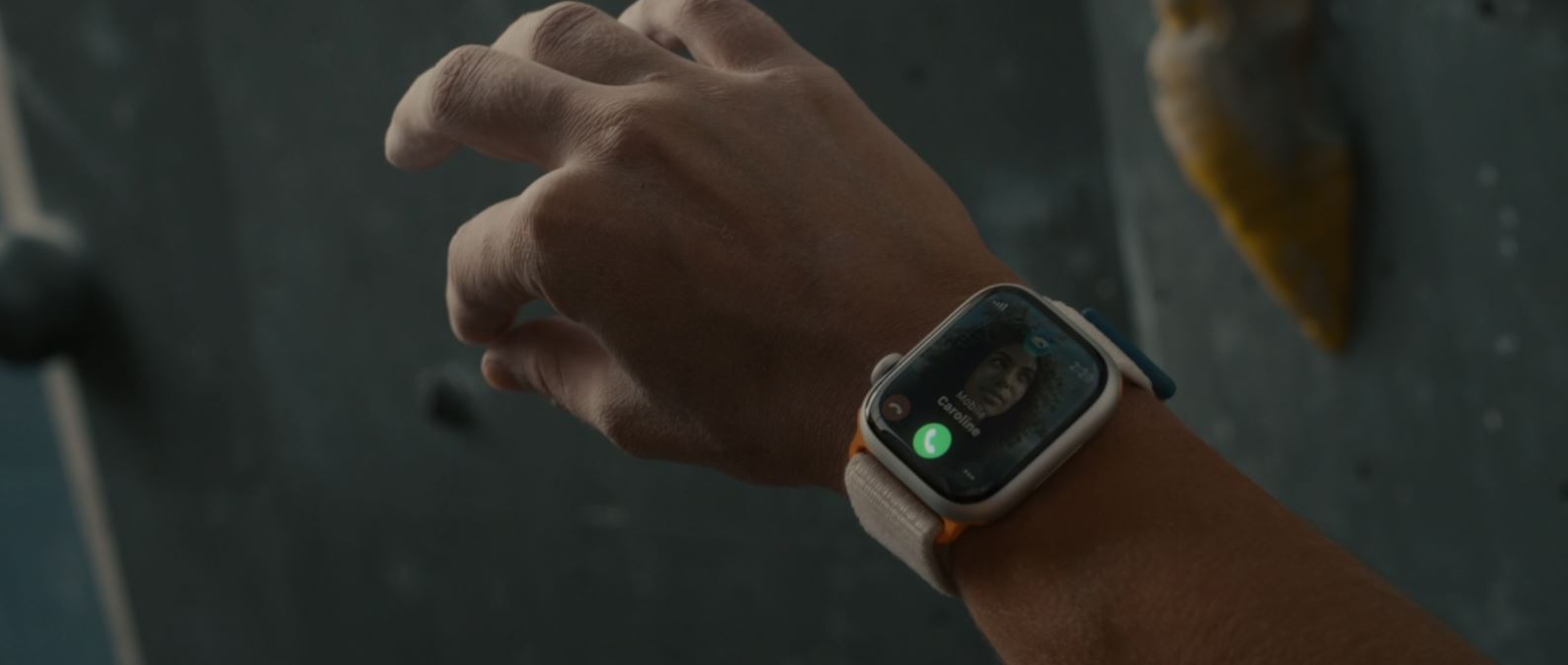 People will be able to control their Apple Watch 9 through a gesture